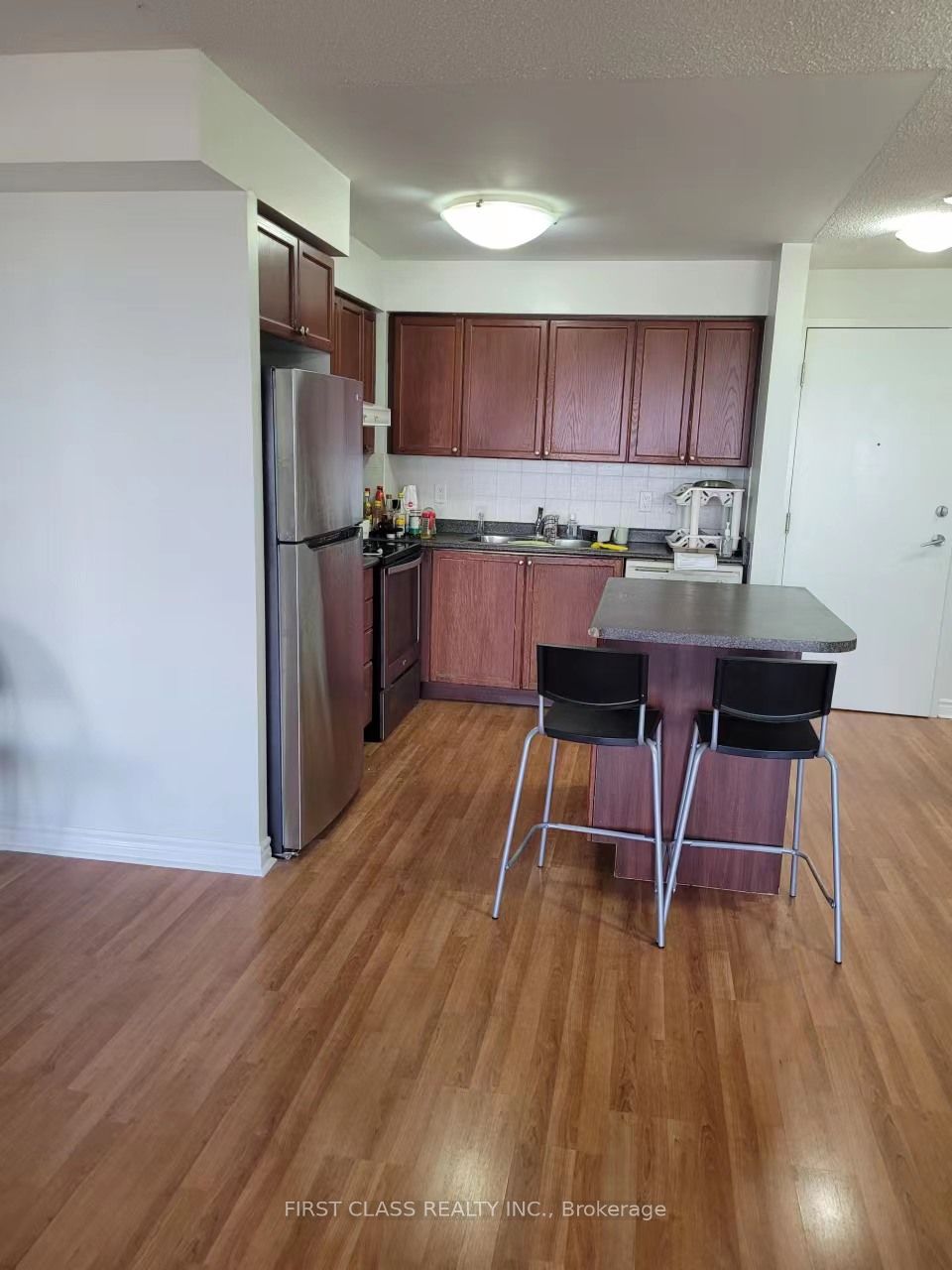 3880 Duke Of York Boulevard 1612 Property Photo 11