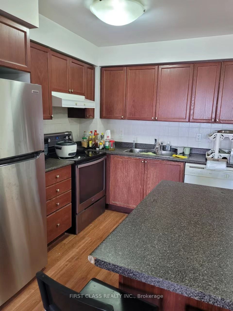 3880 Duke Of York Boulevard 1612 Property Photo 13