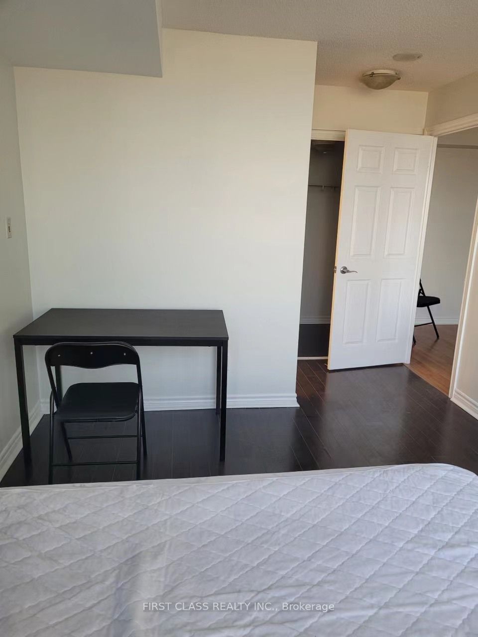 3880 Duke Of York Boulevard 1612 Property Photo 16