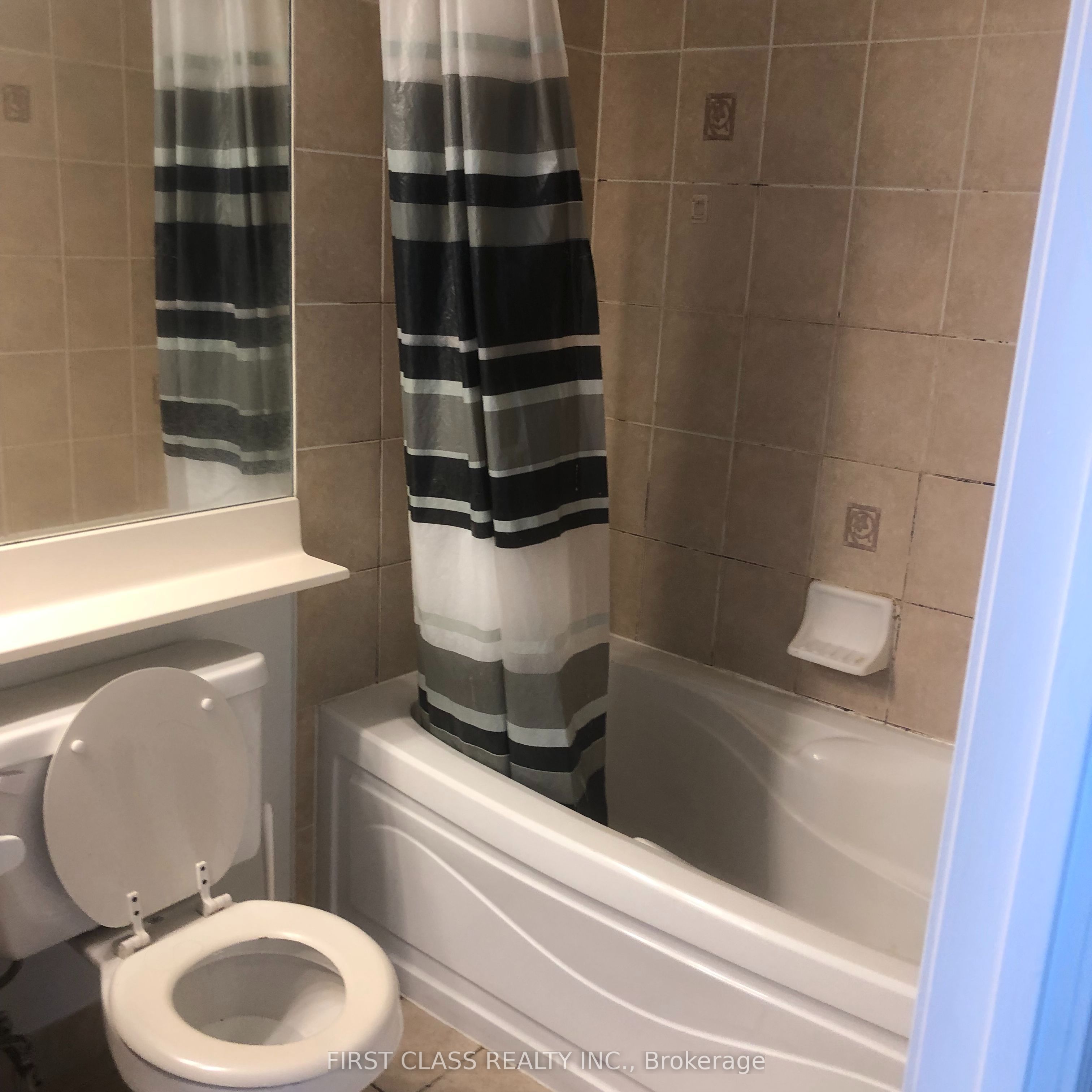 3880 Duke Of York Boulevard 1612 Property Photo 18