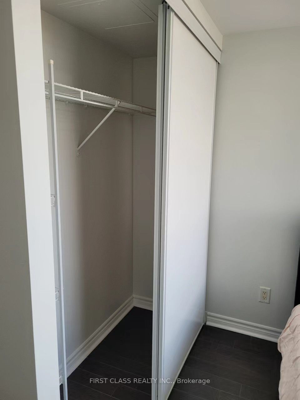 3880 Duke Of York Boulevard 1612 Property Photo 22