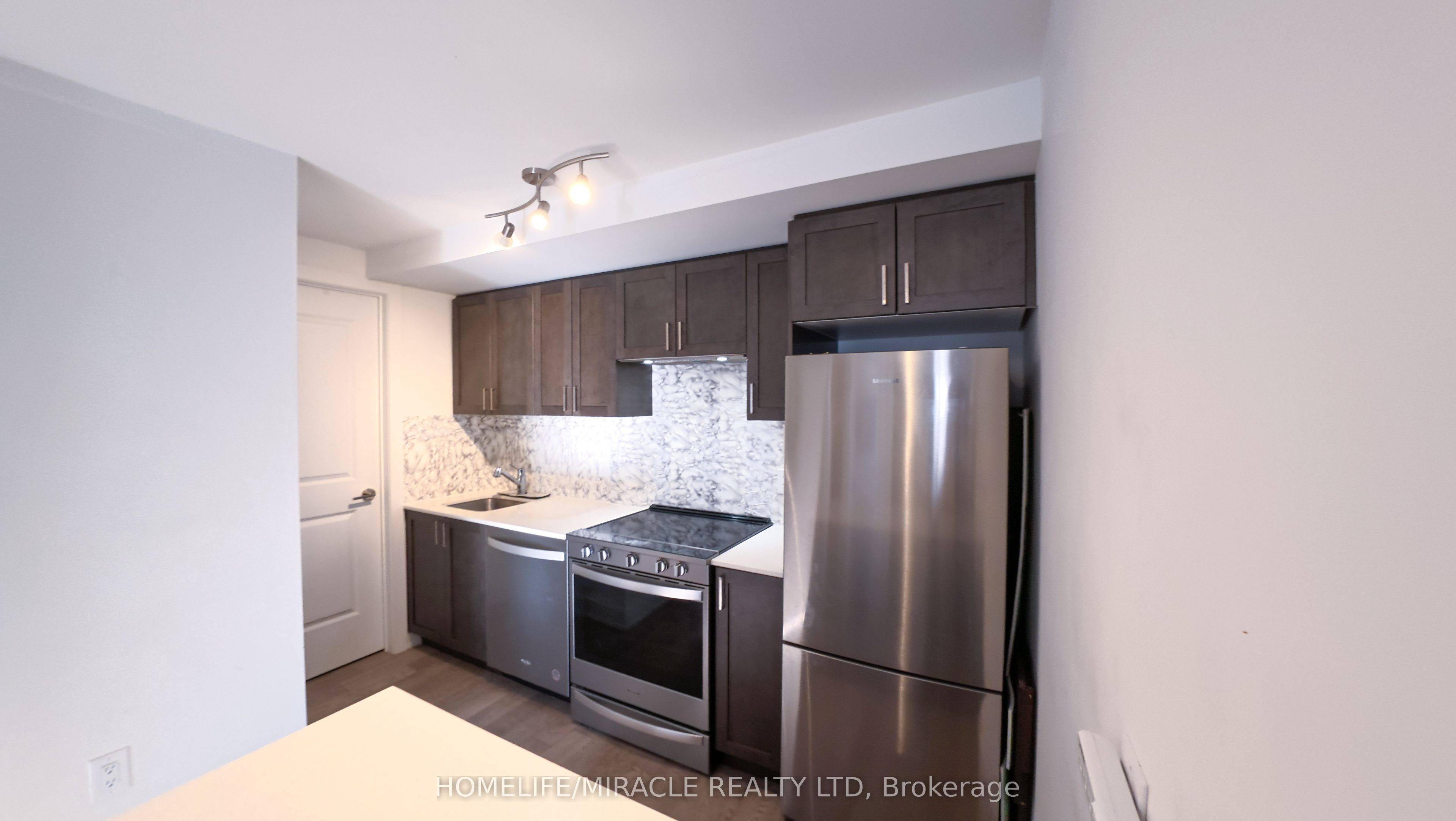 1060 Douglas Mccurdy Comm Road 134 Property Photo 8