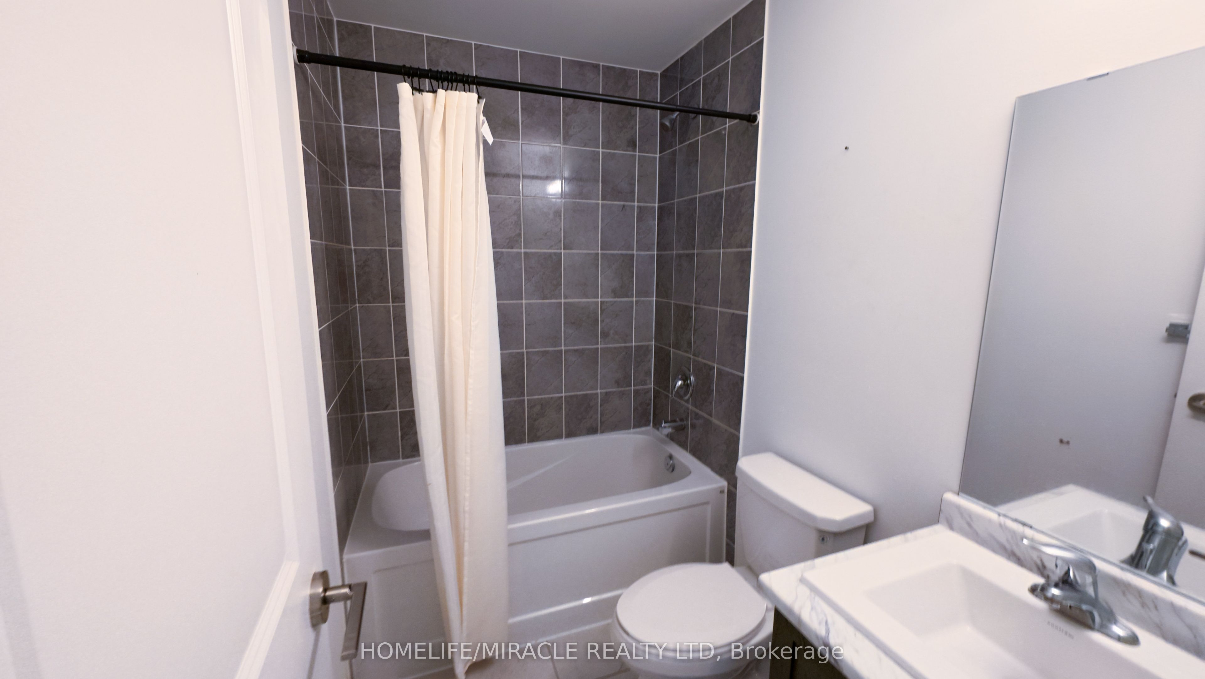 1060 Douglas Mccurdy Comm Road 134 Property Photo 15