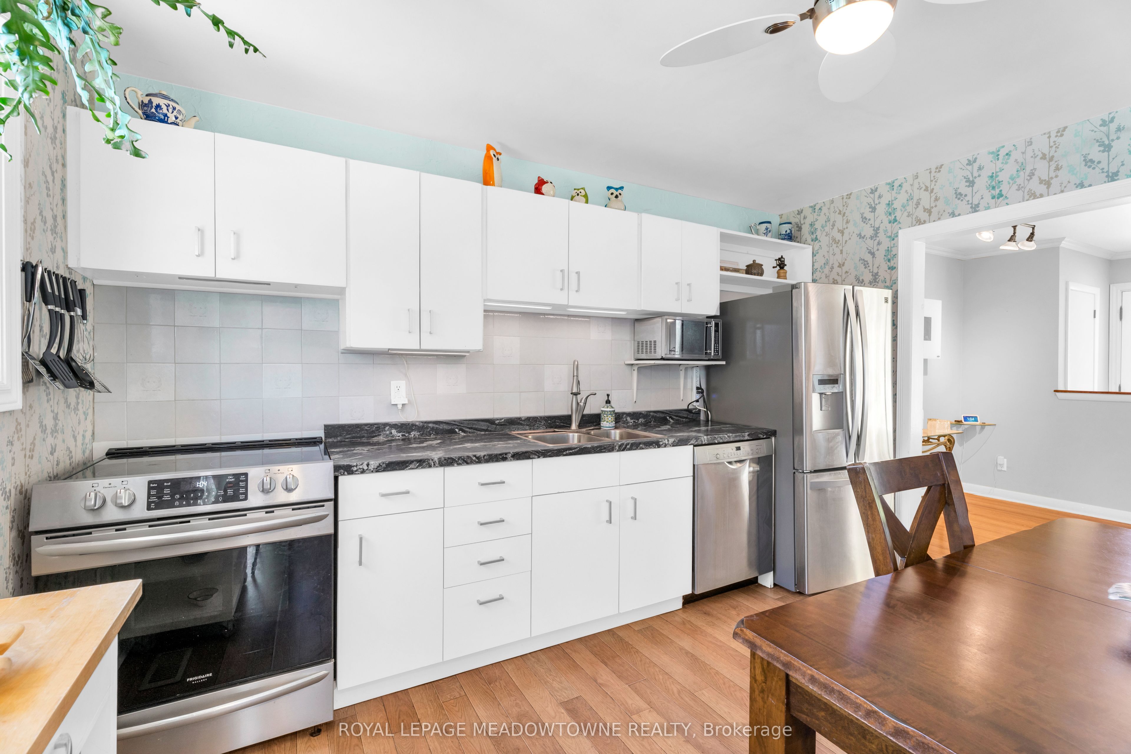 79 Rexway Drive Property Photo 12