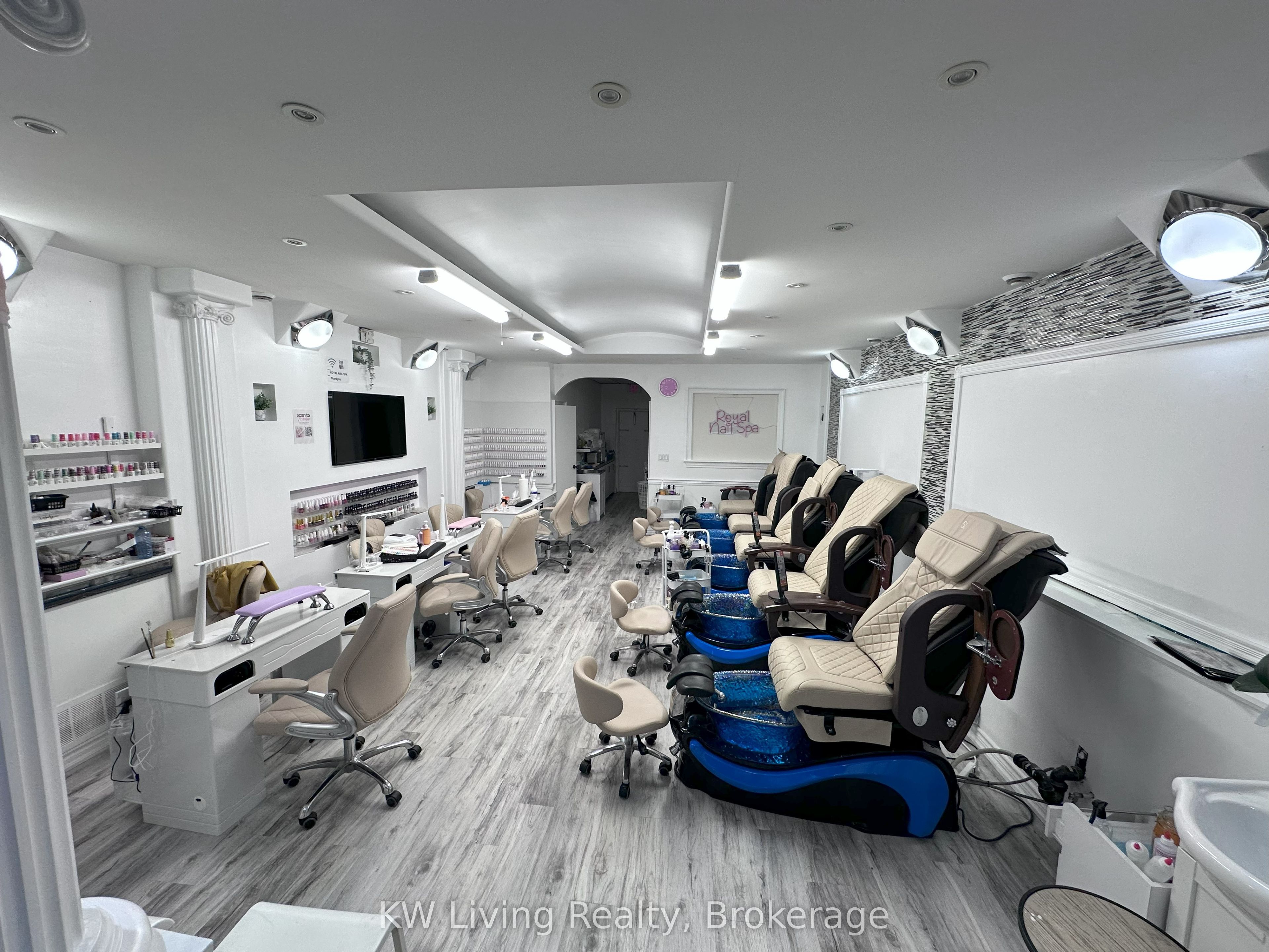 1844 Lake Shore Rd W Property Photo 1