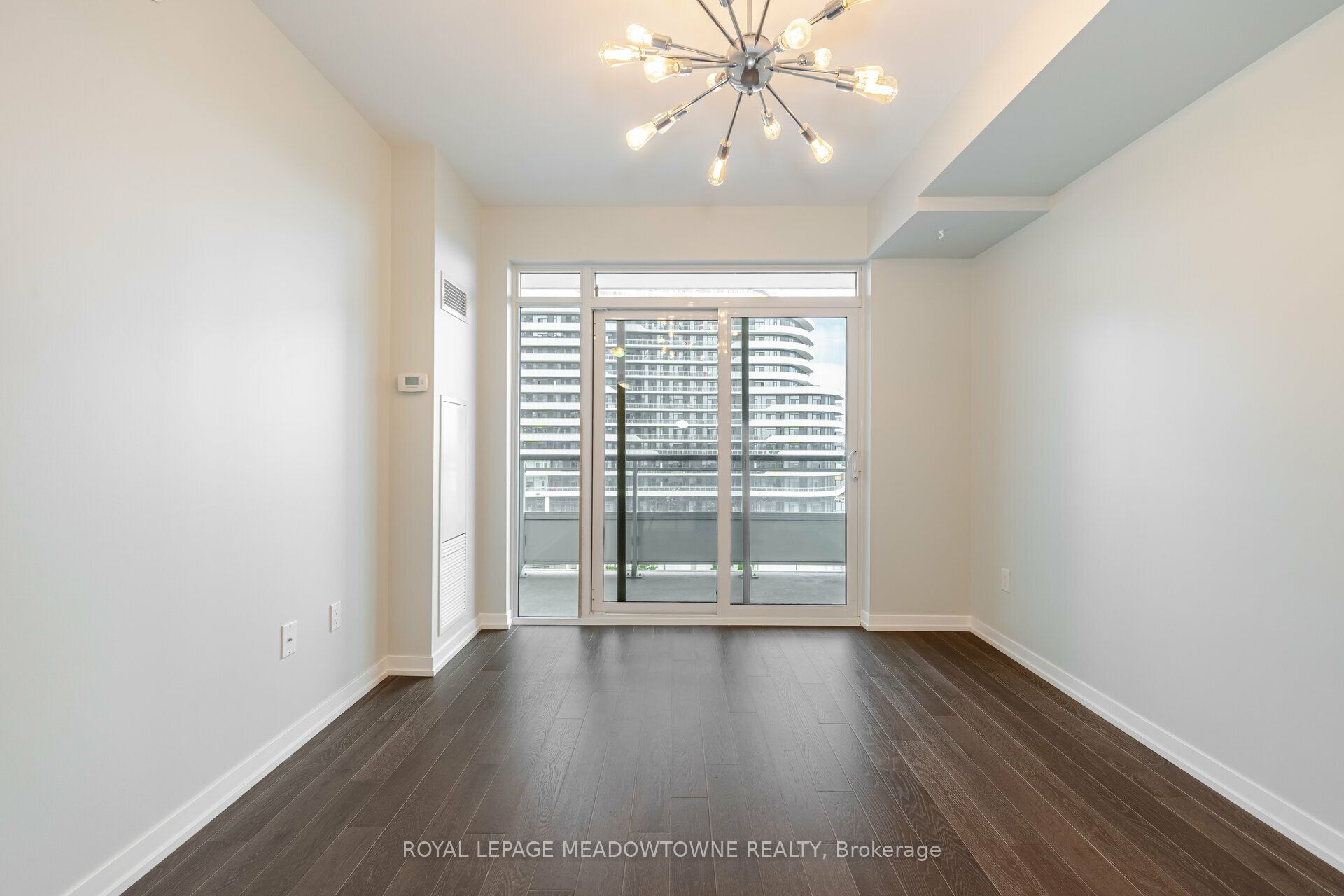 2560 Eglinton Avenue W 802 Property Photo 13