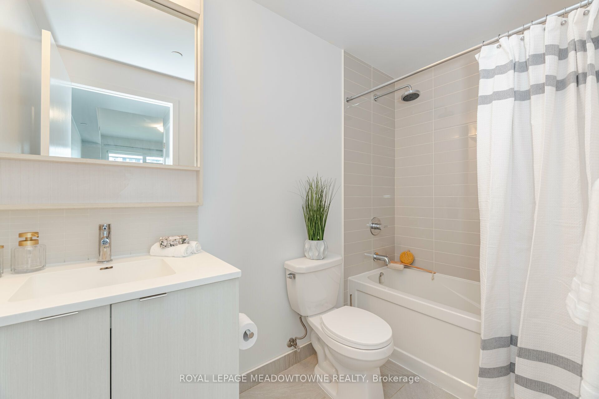 2560 Eglinton Avenue W 802 Property Photo 24