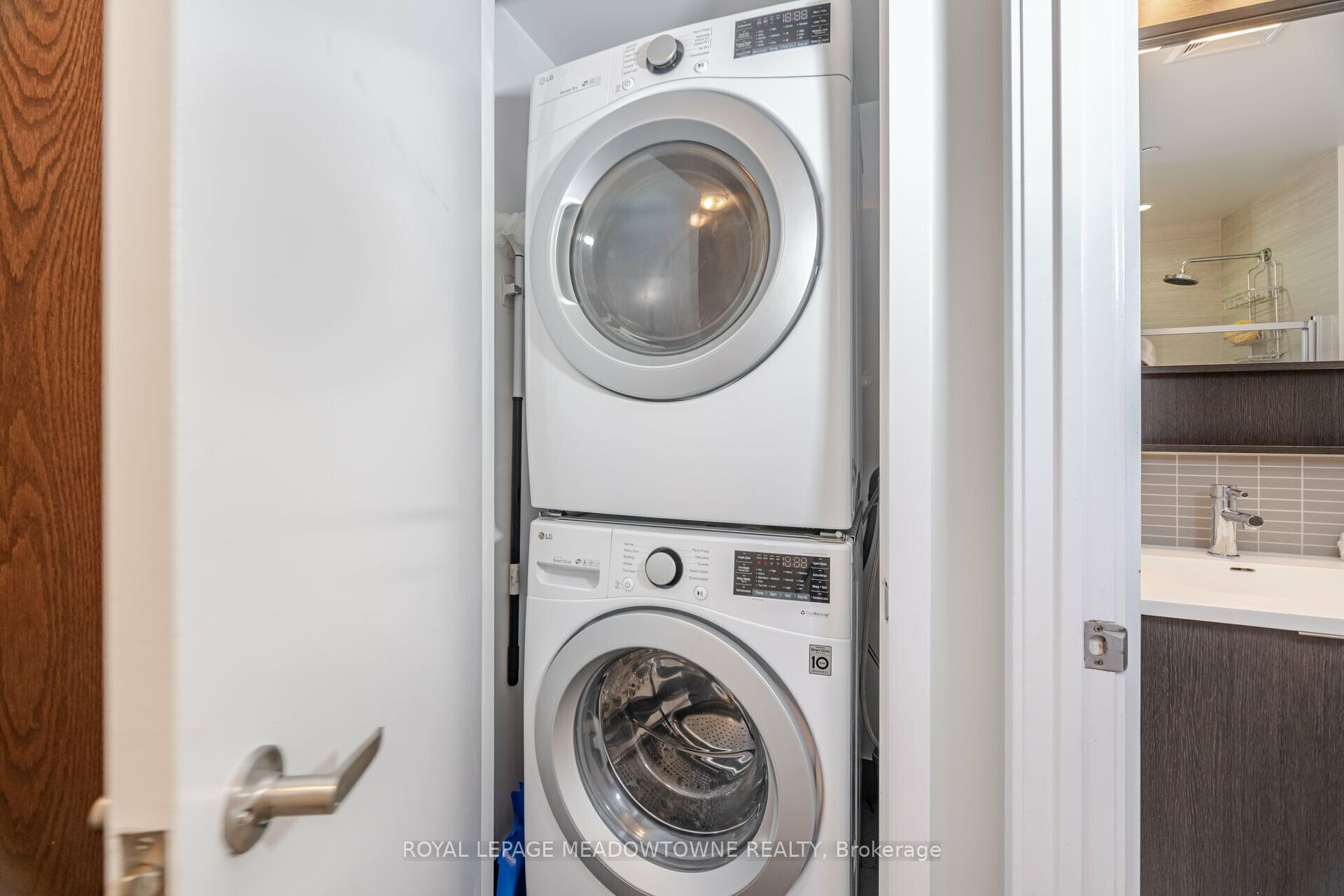 2560 Eglinton Avenue W 802 Property Photo 29