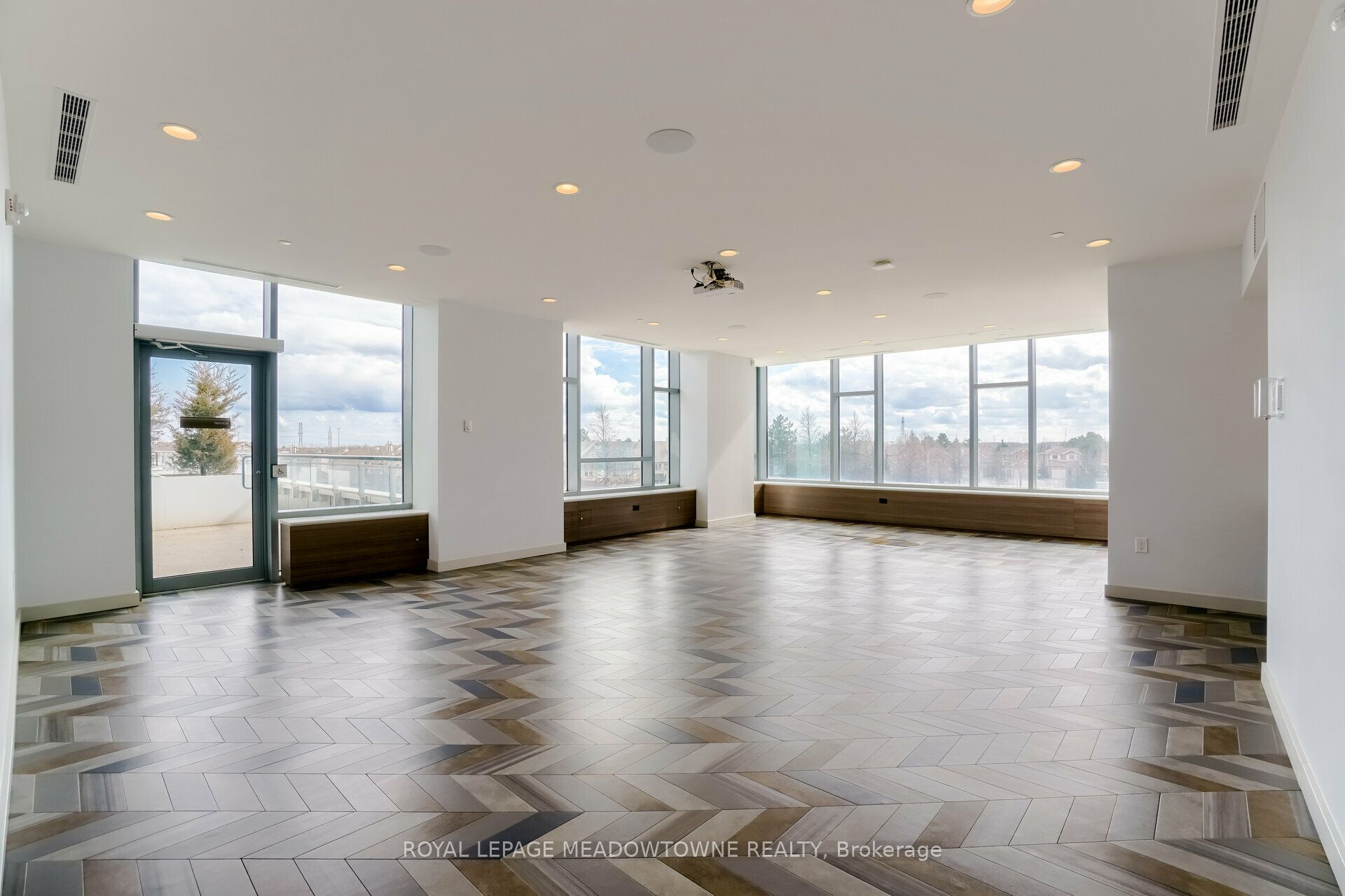 2560 Eglinton Avenue W 802 Property Photo 37