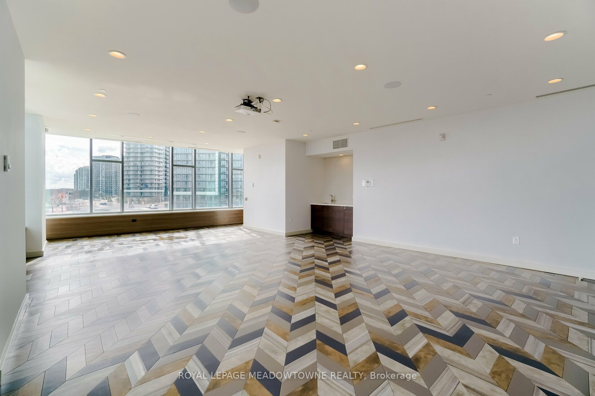 2560 Eglinton Avenue W 802 Property Photo 38