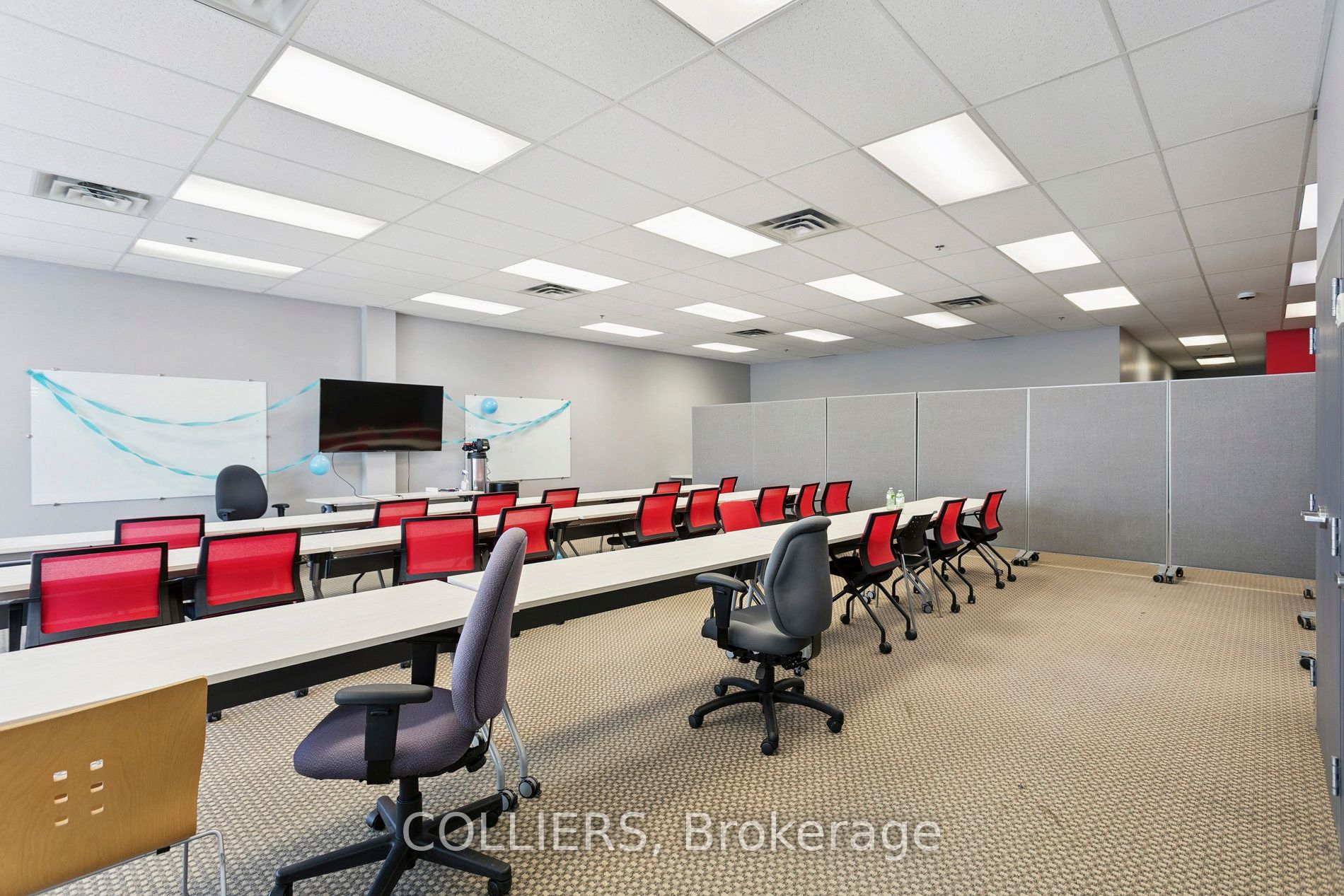 4020b Sladeview Crescent 1-2 Property Photo 2