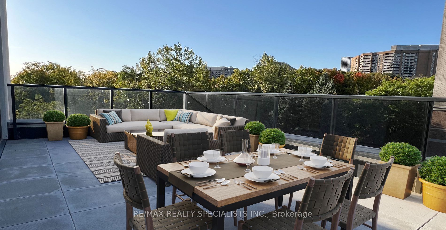 202 Burnhamthorpe Road E 302 Property Photo 1