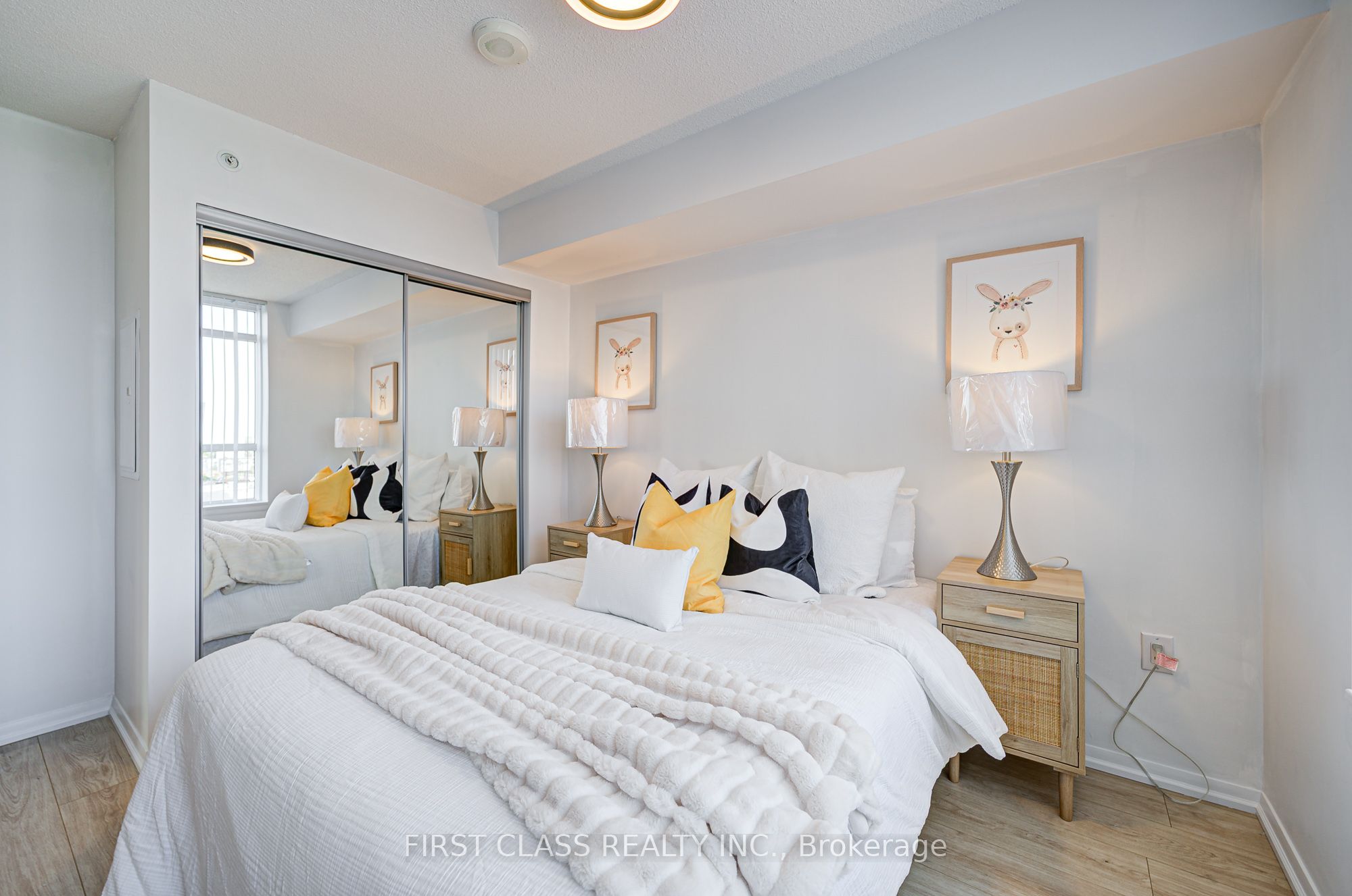 3091 Dufferin Street 526 Property Photo 3