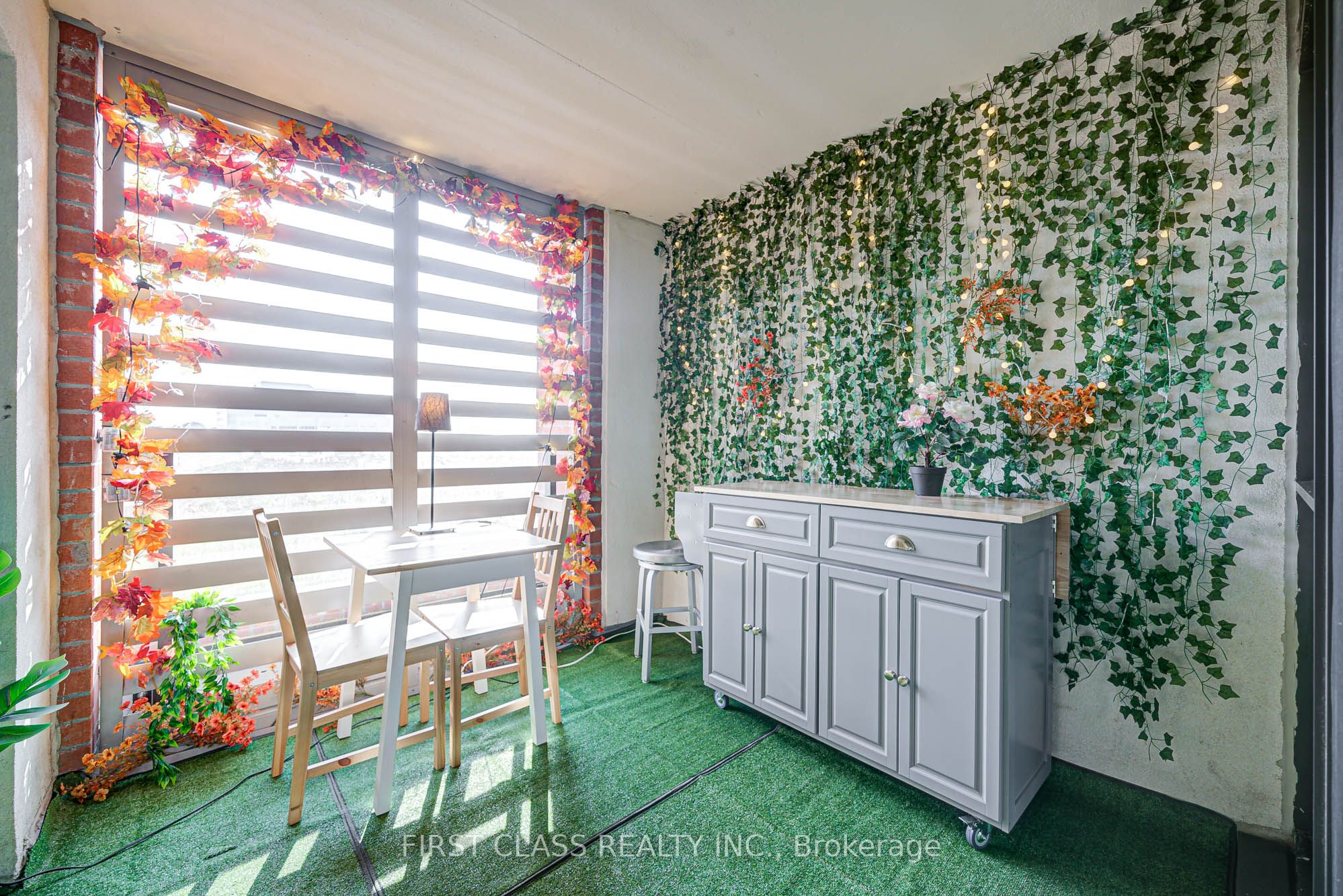 3091 Dufferin Street 526 Property Photo 11