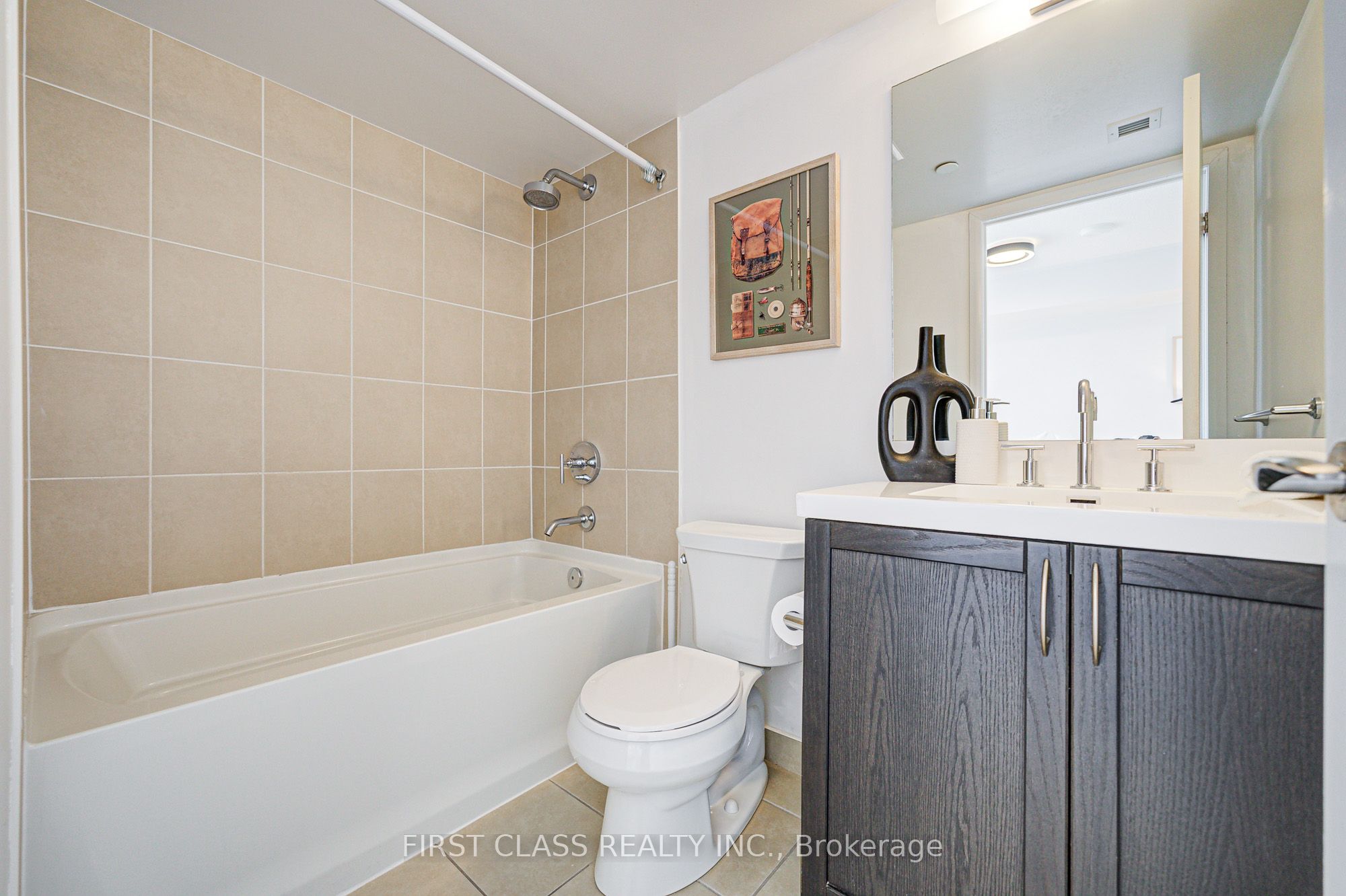 3091 Dufferin Street 526 Property Photo 13