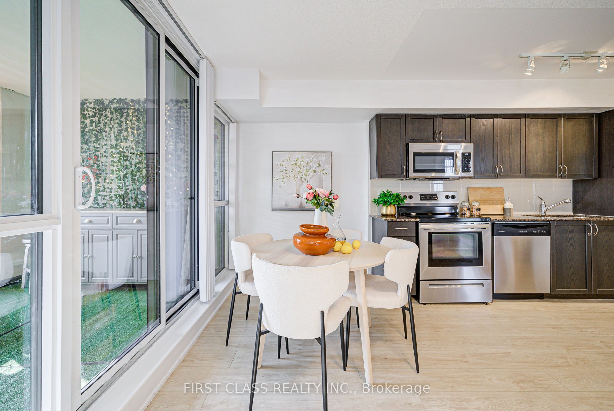 3091 Dufferin Street 526 Property Photo 16