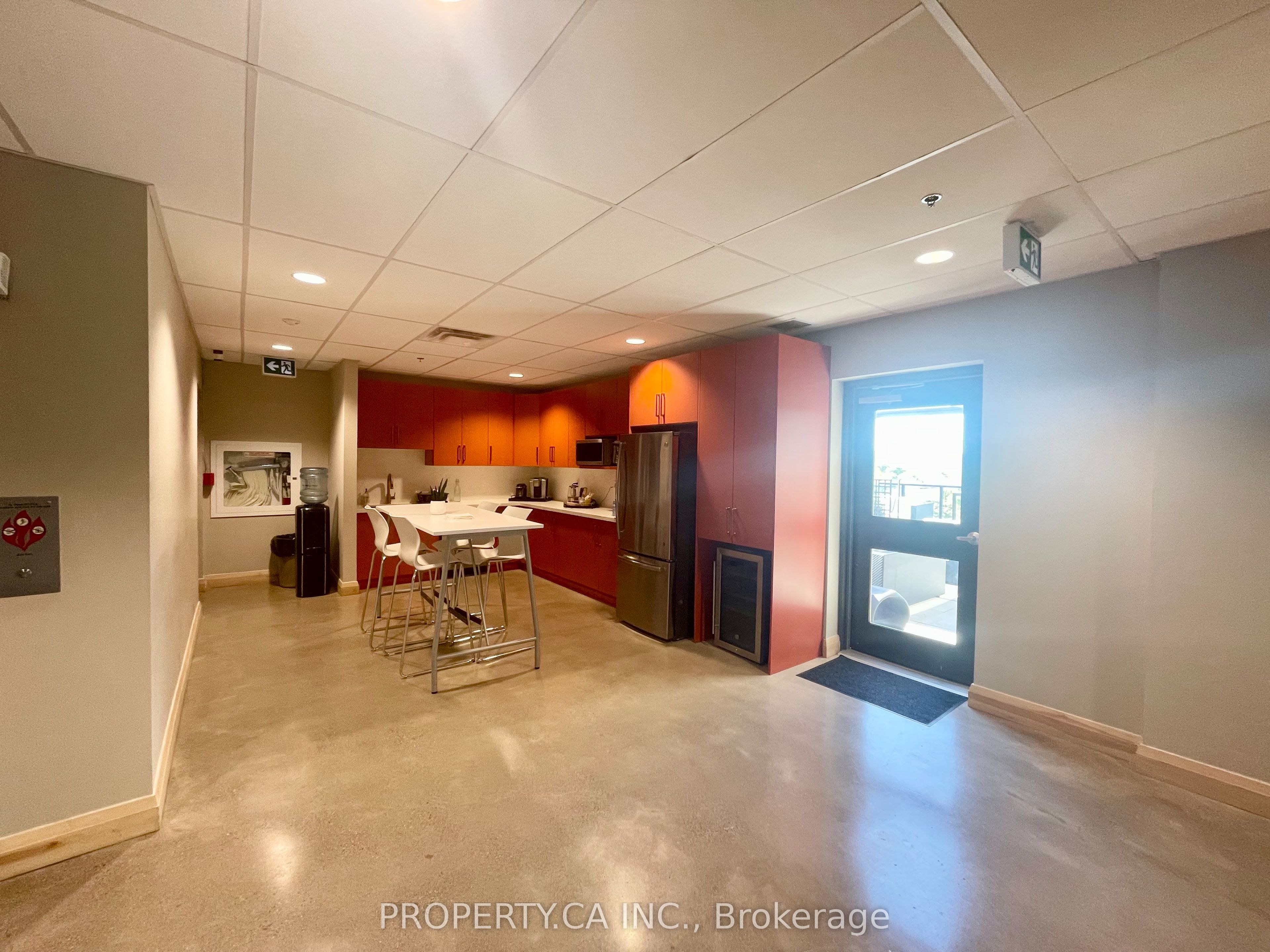 10 Bronte Street S 403 Property Photo 5