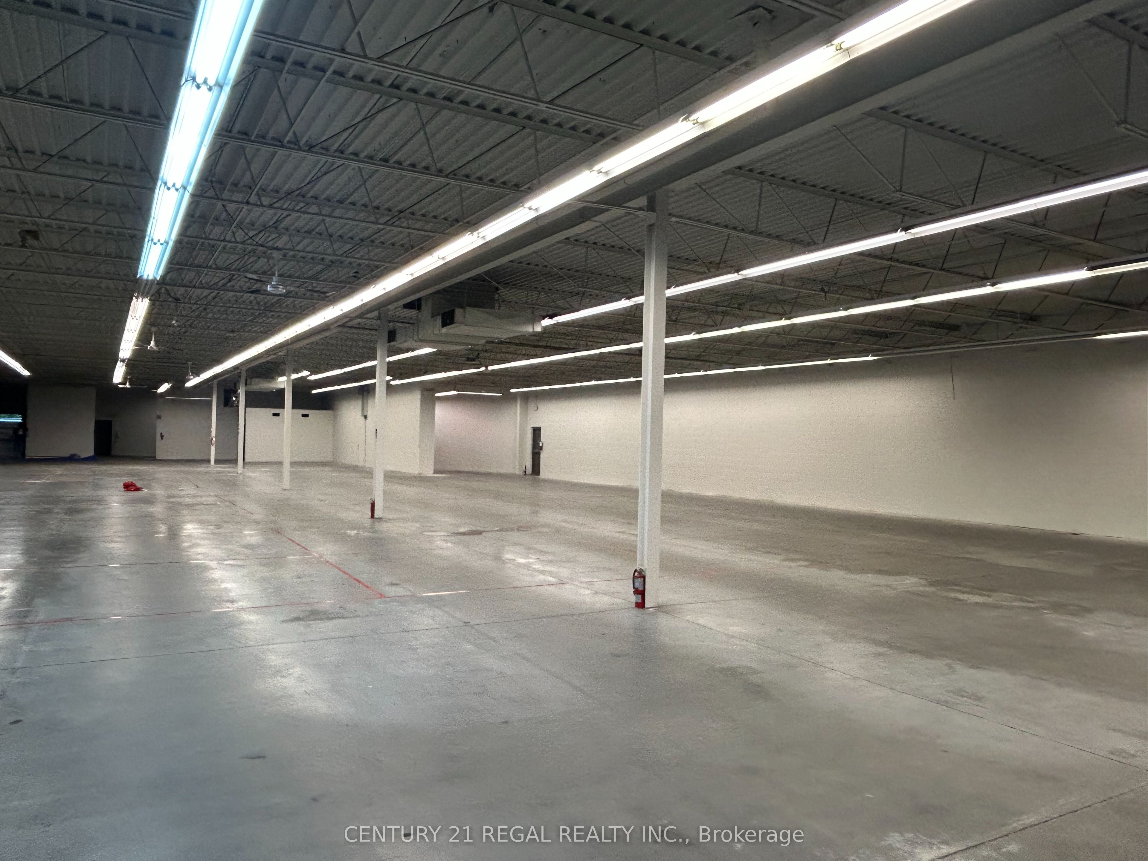 1453 DUPONT Street Property Photo 1