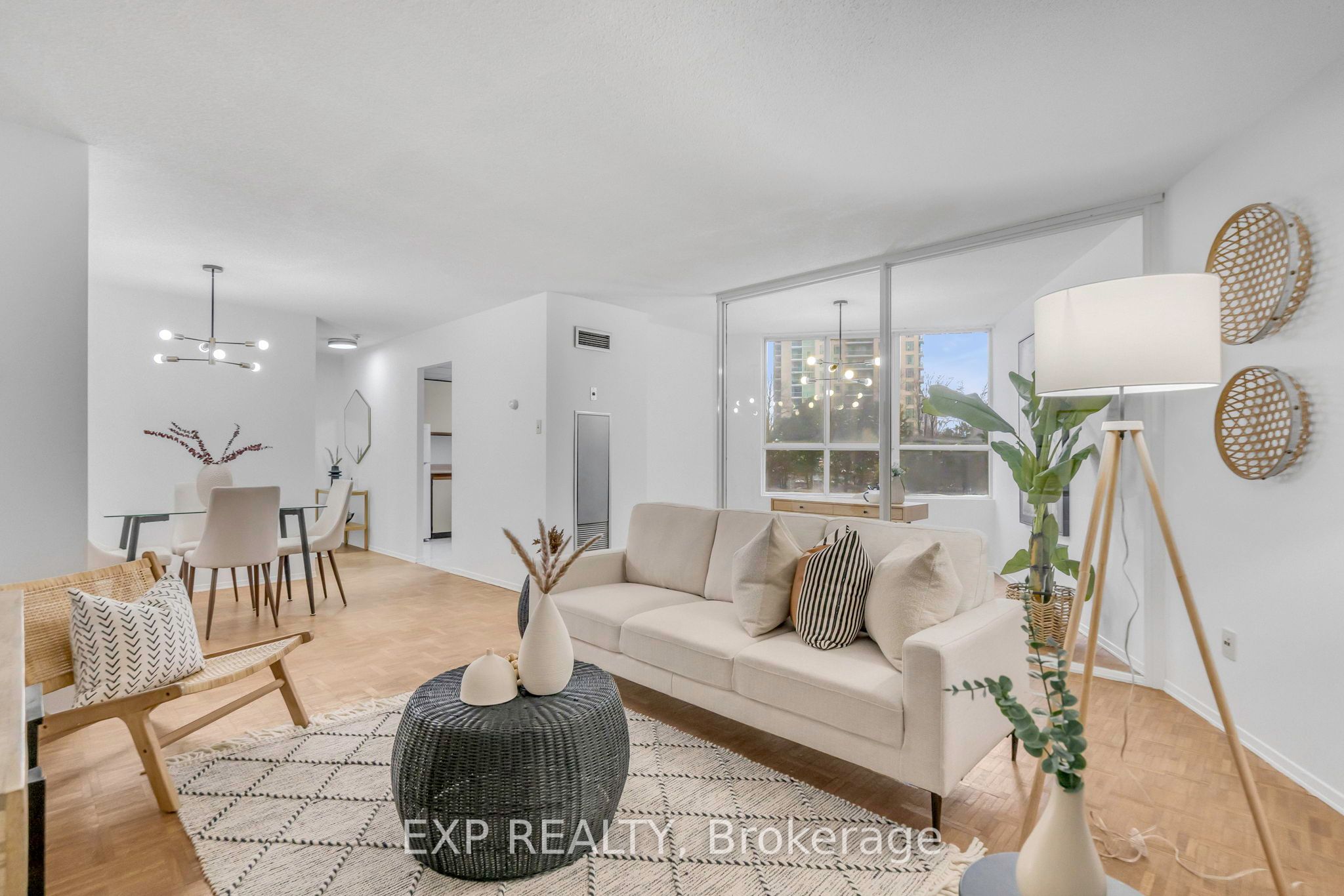 3700 Kaneff Crescent 406 Property Photo 1