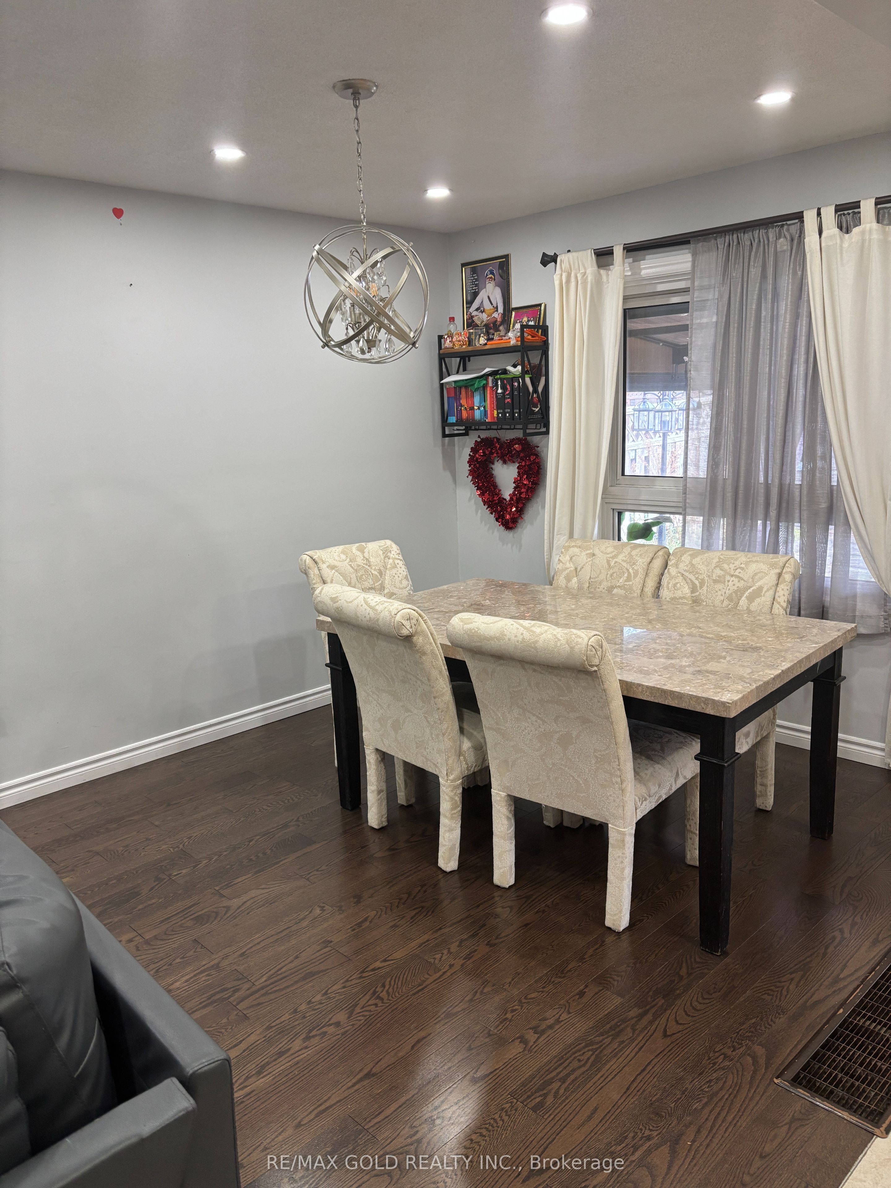 16 Wildercroft Avenue Property Photo 5