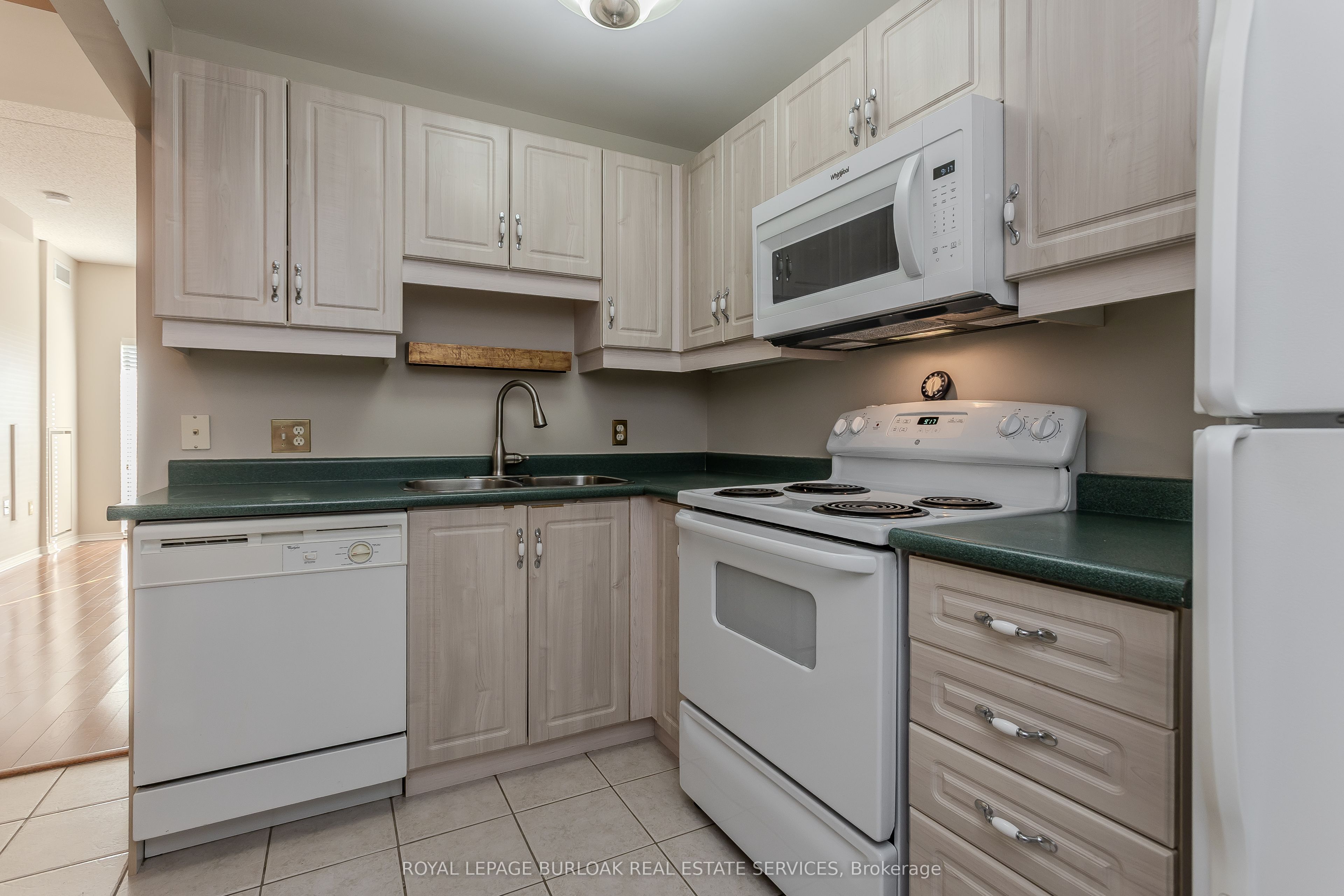 2075 Amherst Heights Drive 401 Property Photo 8