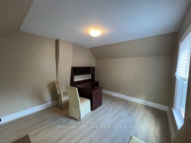 266 Main Street N 2 Property Photo 9