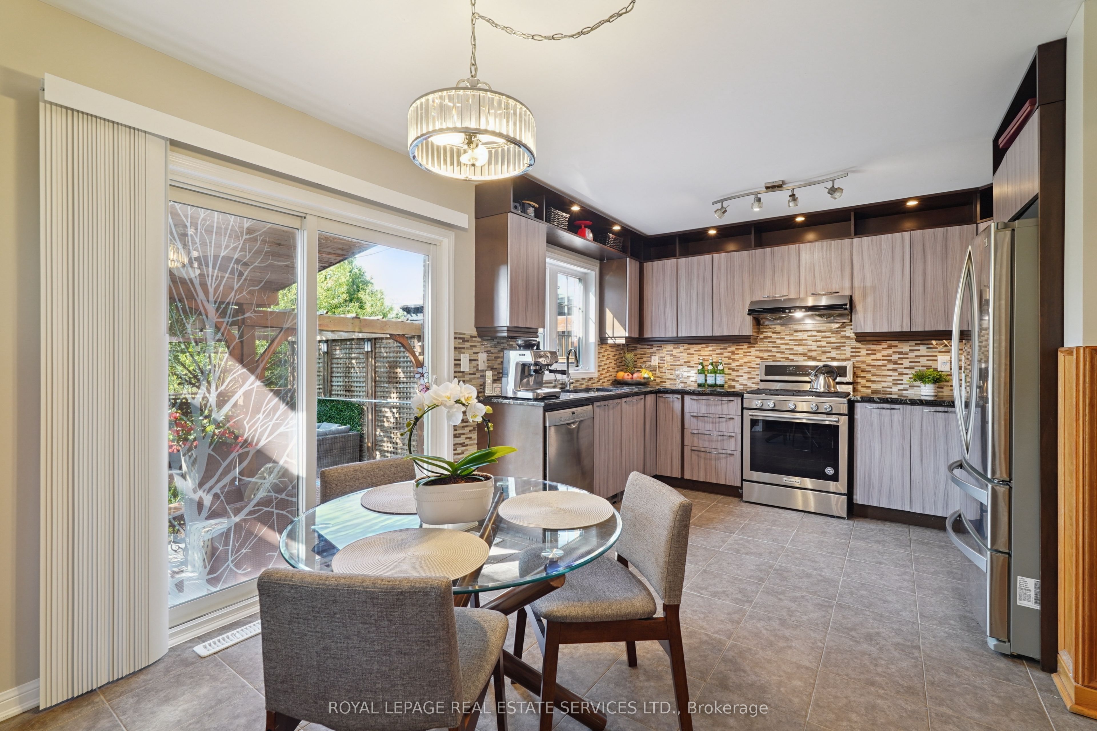 641 Symons Cross Property Photo 12