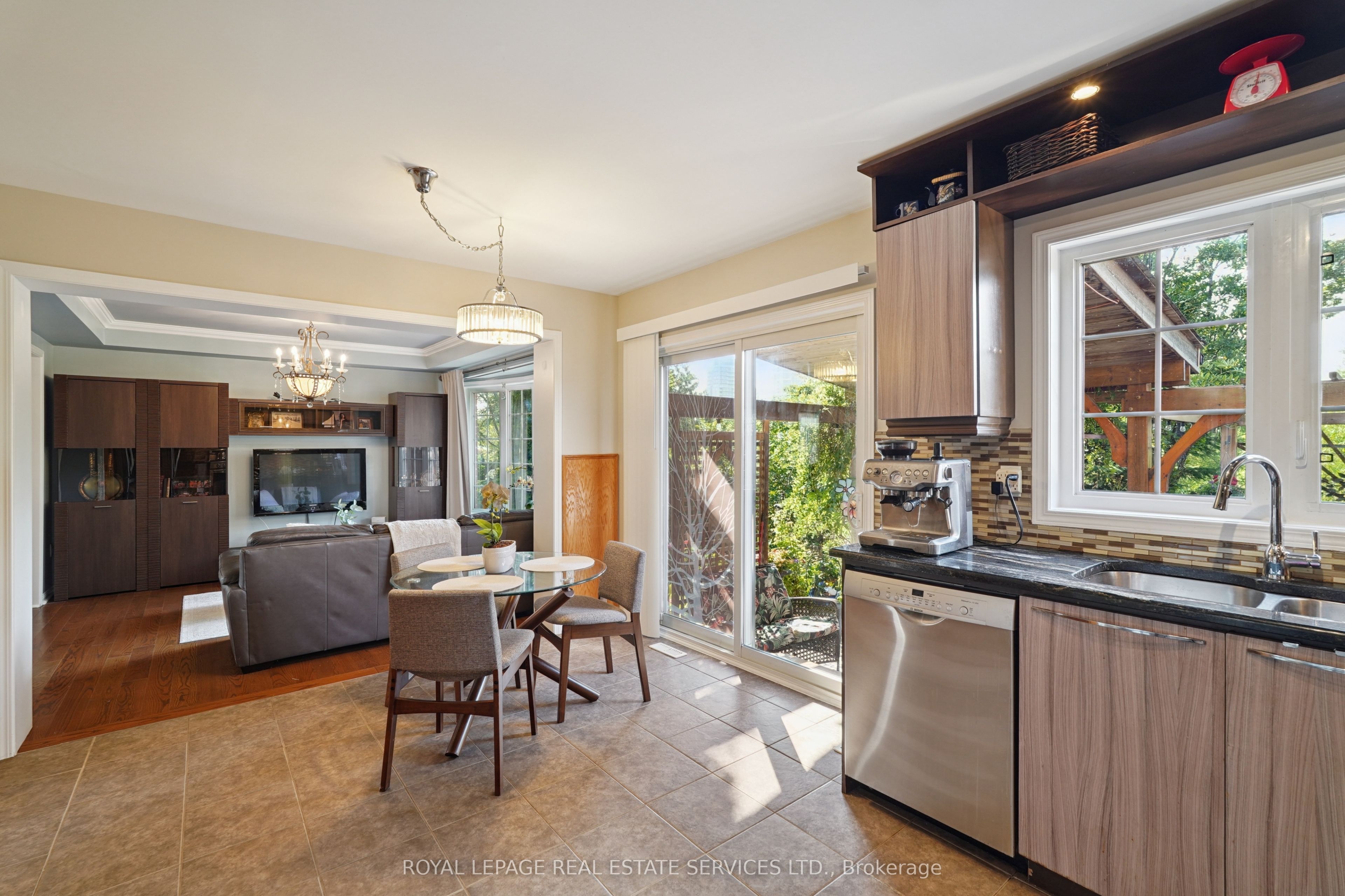 641 Symons Cross Property Photo 14