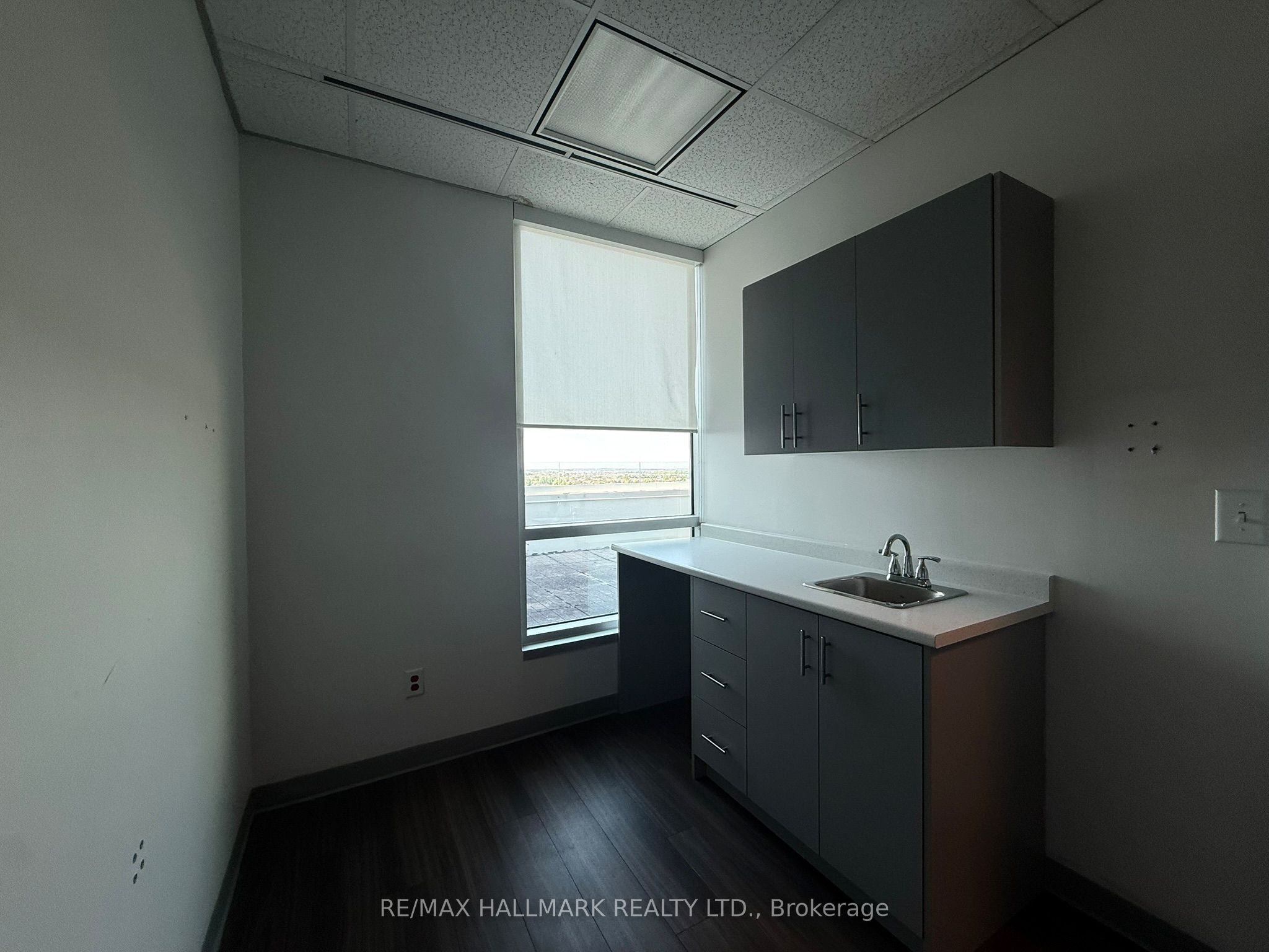 2250 Bovaird Drive E 615 Property Photo 11