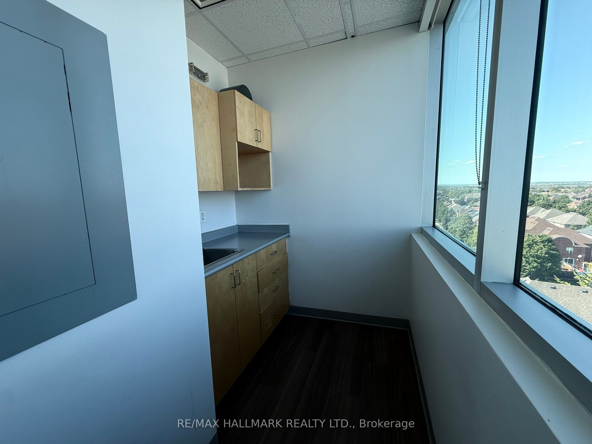 2250 Bovaird Drive E 615 Property Photo 17