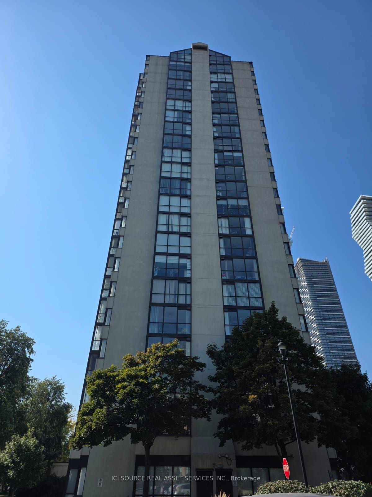 350 Webb Drive 1710 Property Photo 3