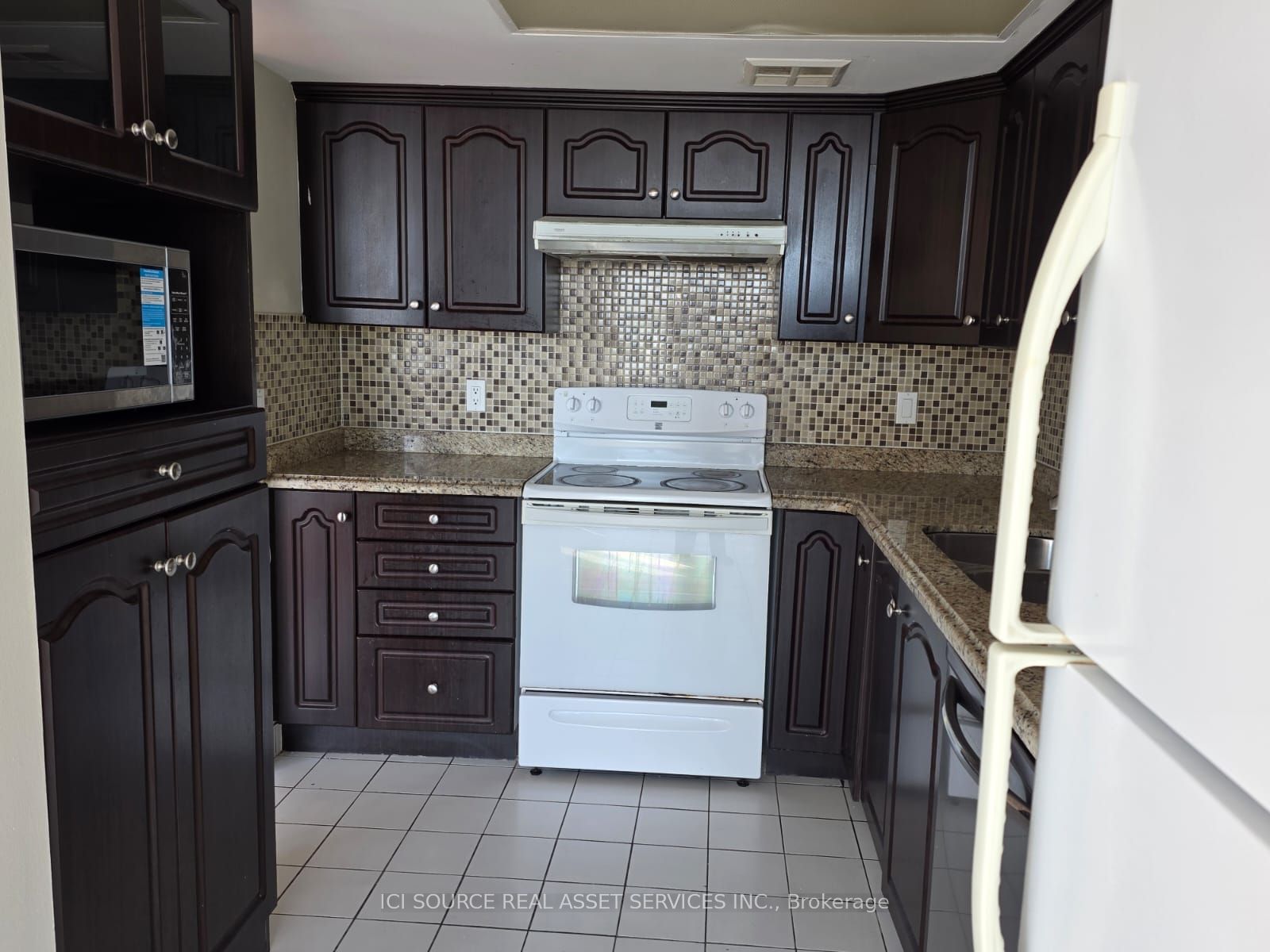 350 Webb Drive 1710 Property Photo 9