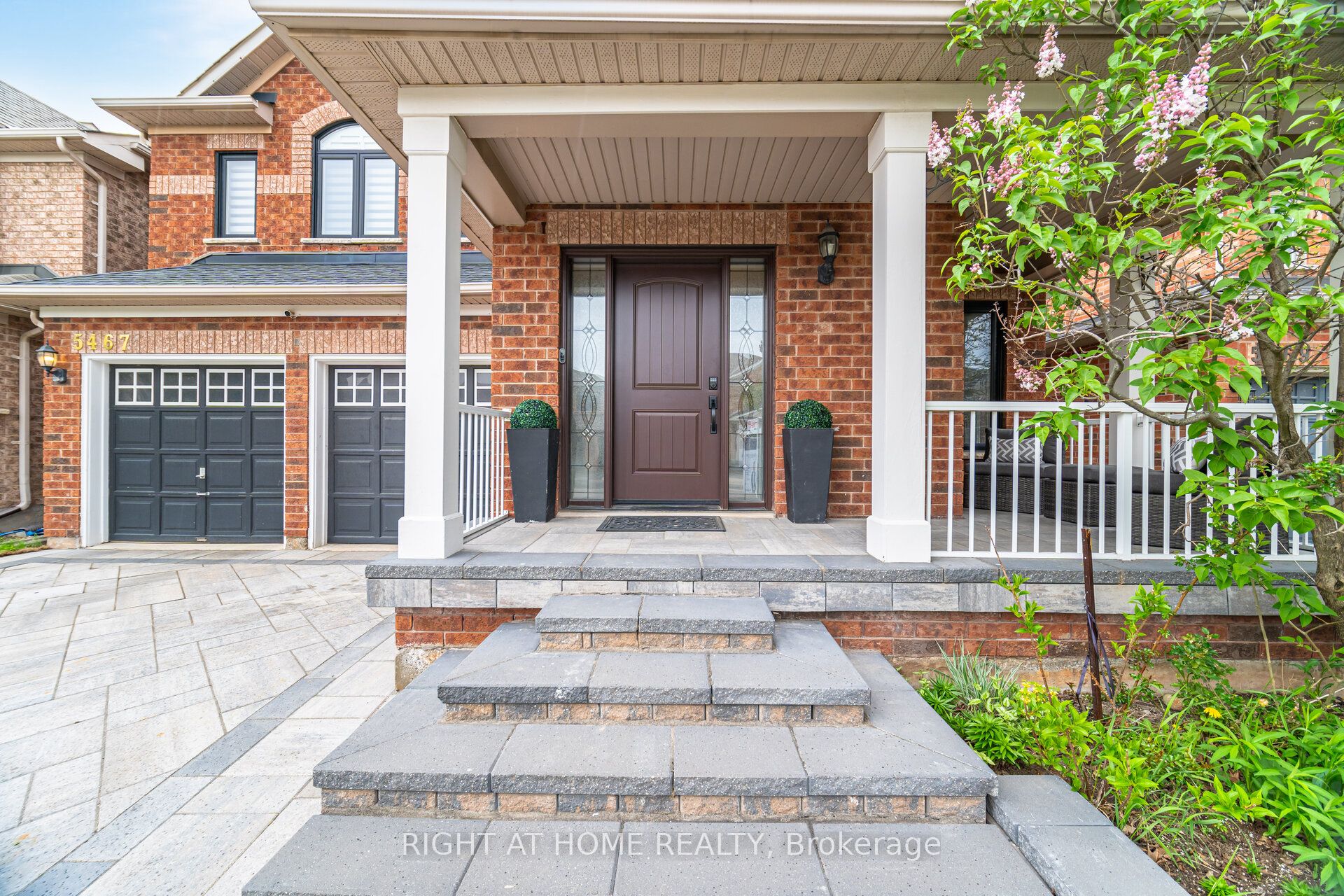 5467 Blue Spruce Ave Property Photo 1