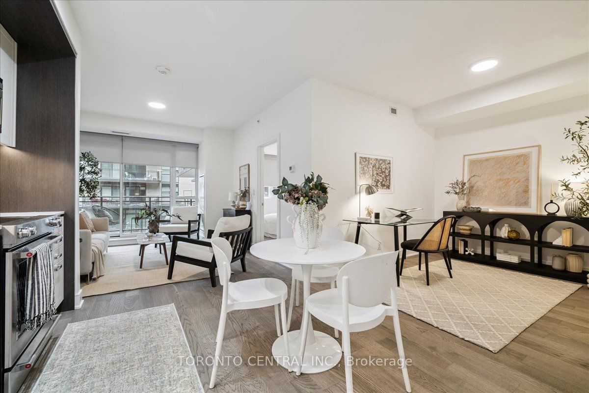 1575 Lakeshore Road W 237 Property Photo 3