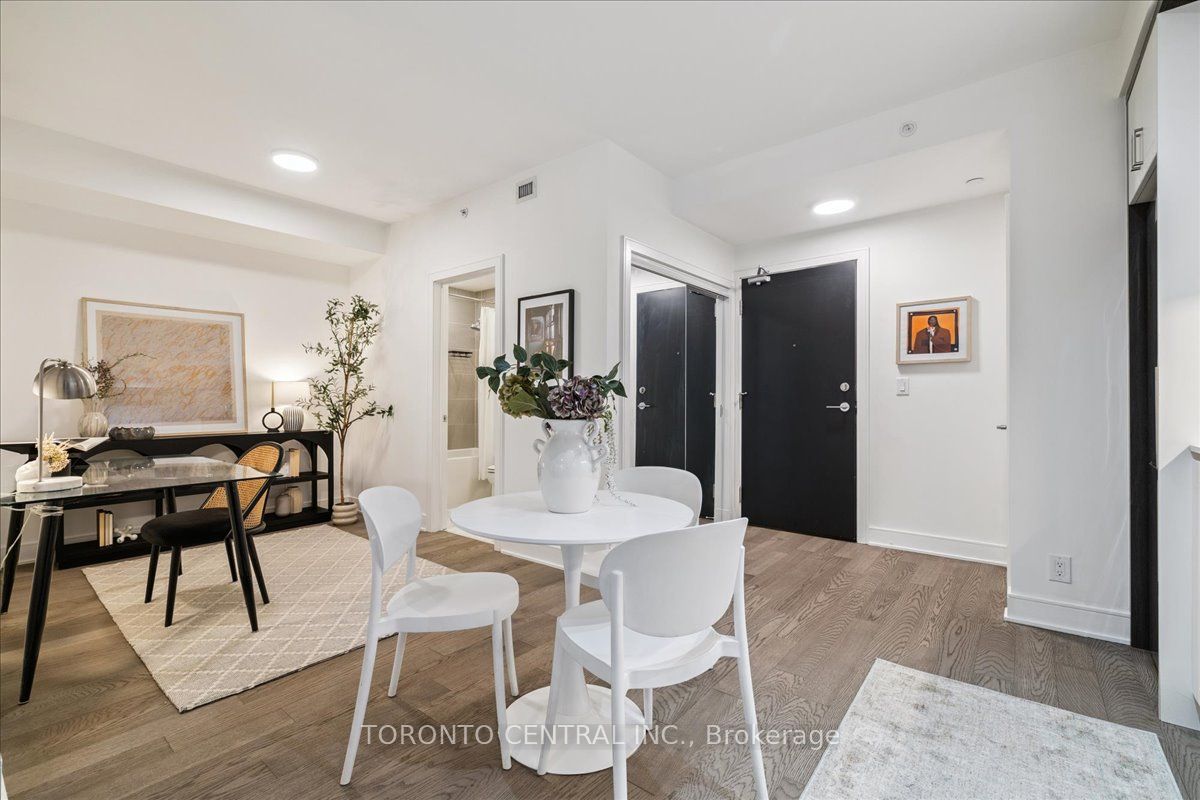 1575 Lakeshore Road W 237 Property Photo 5