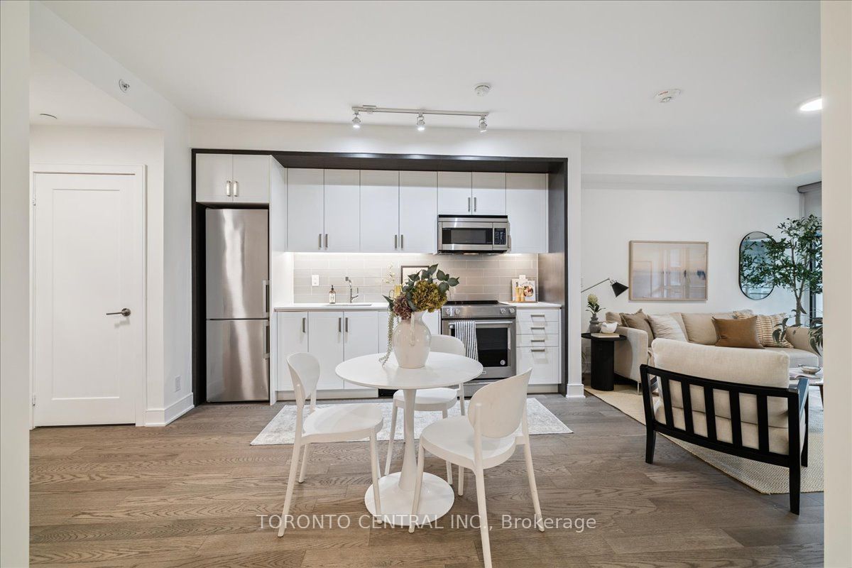 1575 Lakeshore Road W 237 Property Photo 6