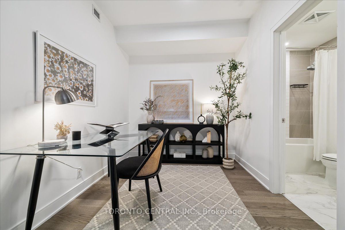 1575 Lakeshore Road W 237 Property Photo 12