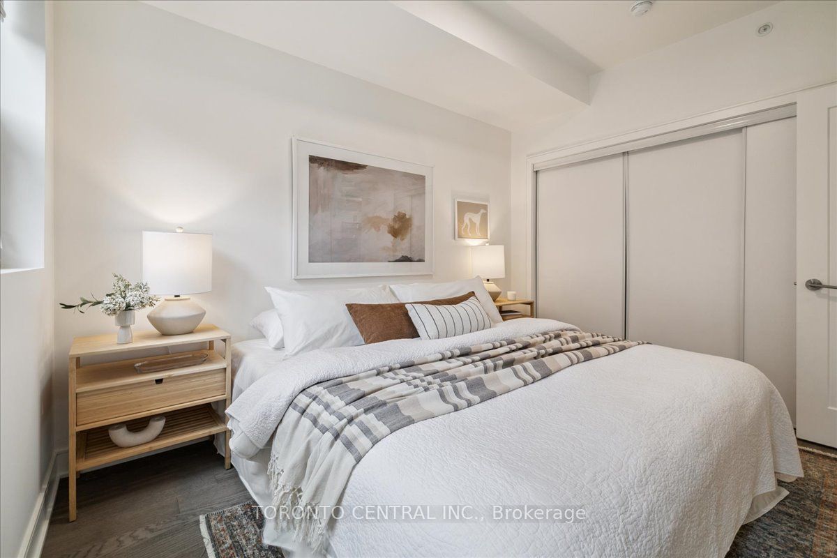 1575 Lakeshore Road W 237 Property Photo 14