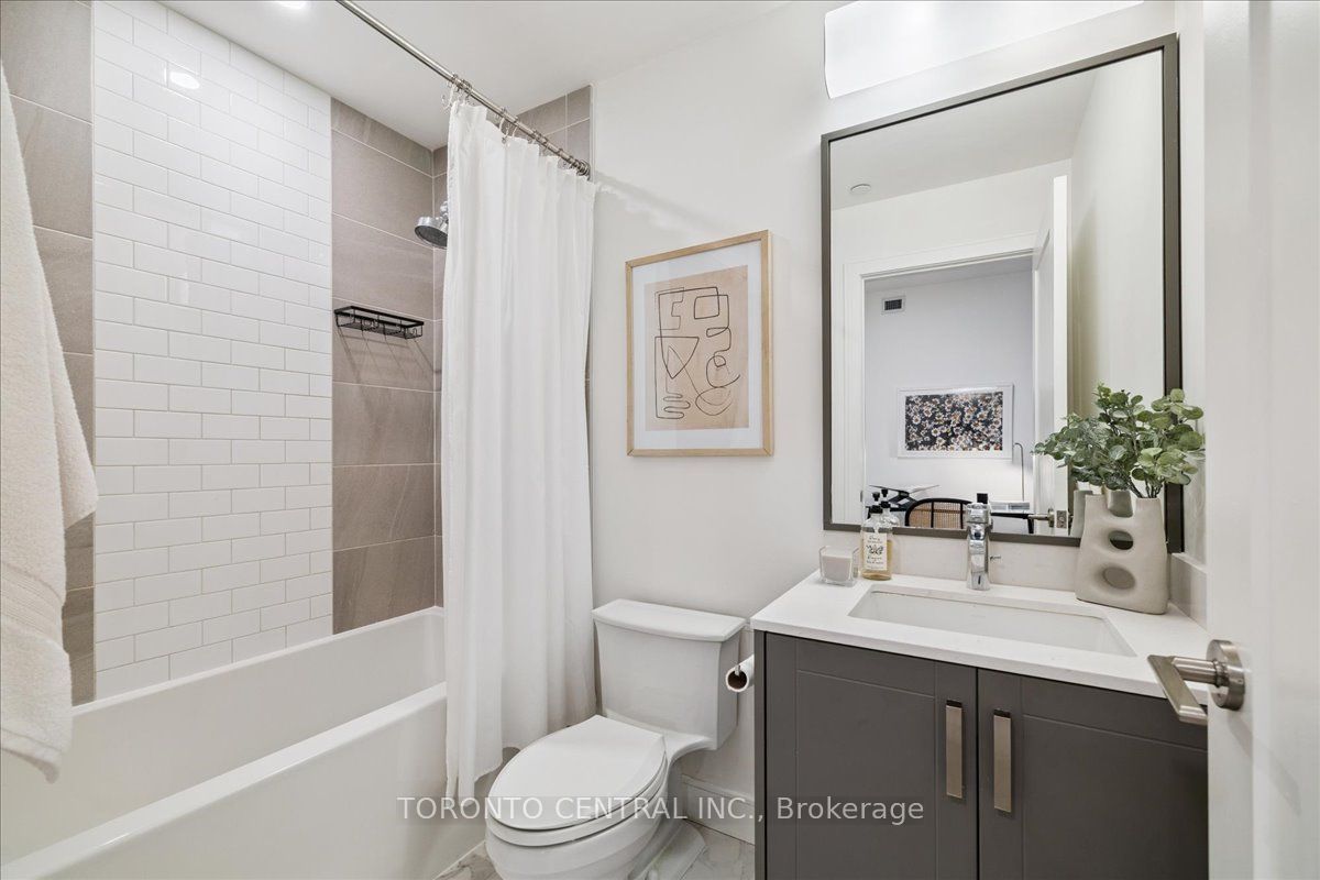 1575 Lakeshore Road W 237 Property Photo 15