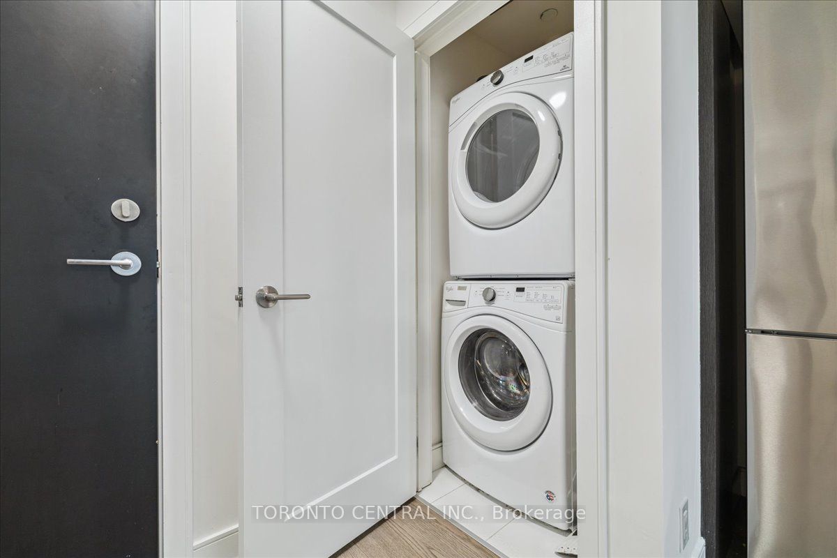 1575 Lakeshore Road W 237 Property Photo 18