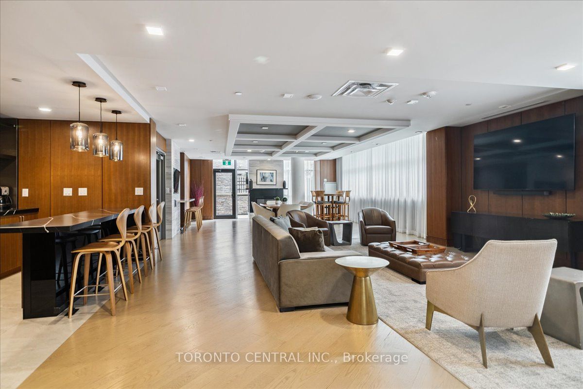 1575 Lakeshore Road W 237 Property Photo 22