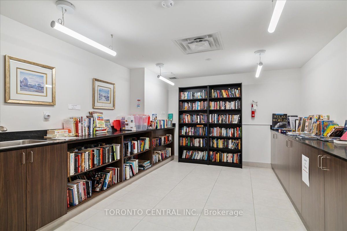 1575 Lakeshore Road W 237 Property Photo 27