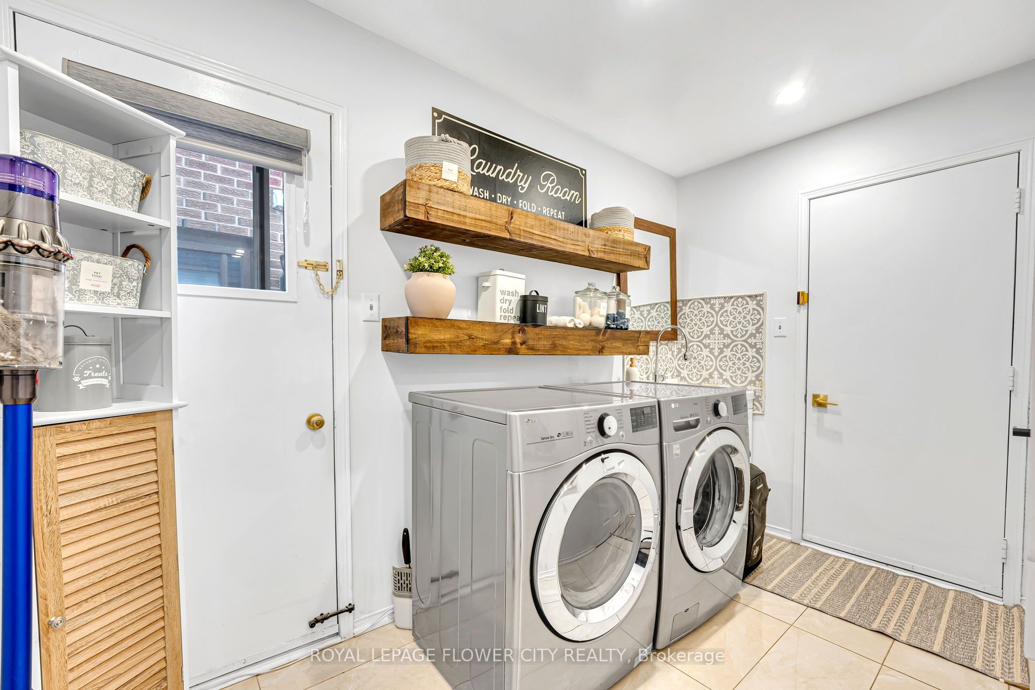 3278 Waxwing Drive Property Photo 17