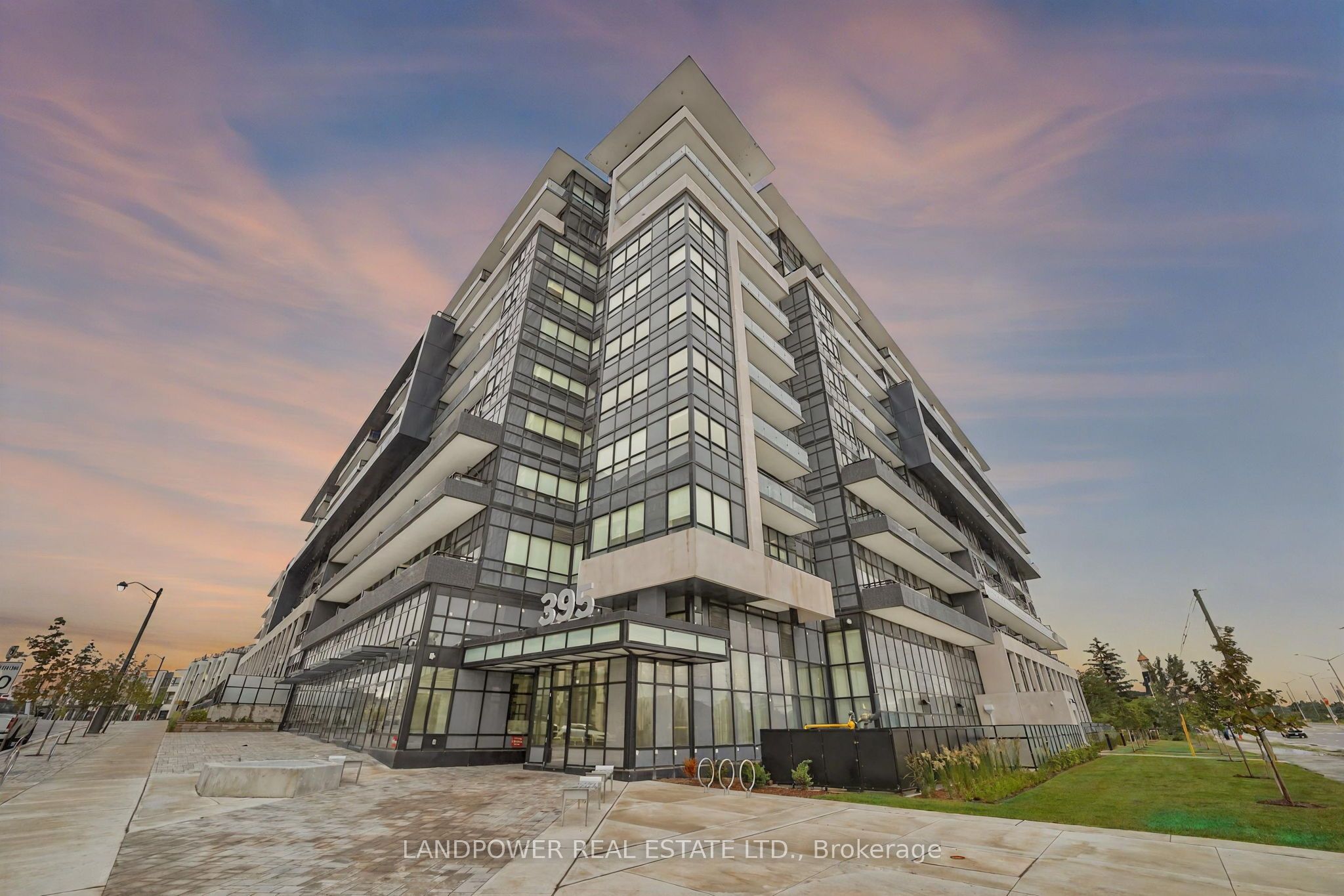 395 Dundas Street W 829 Property Photo 1