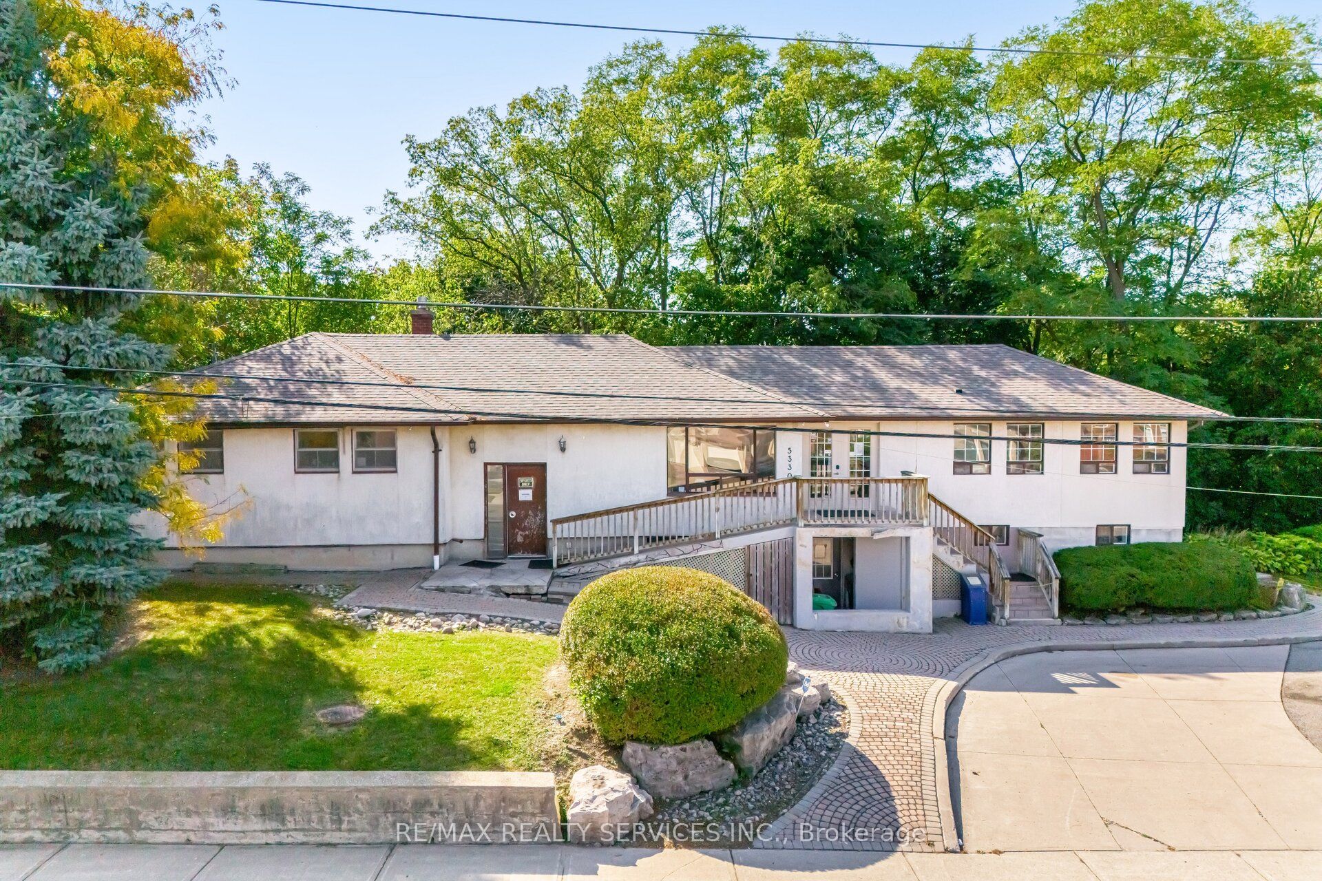 5330 Creditview Road Property Photo 1