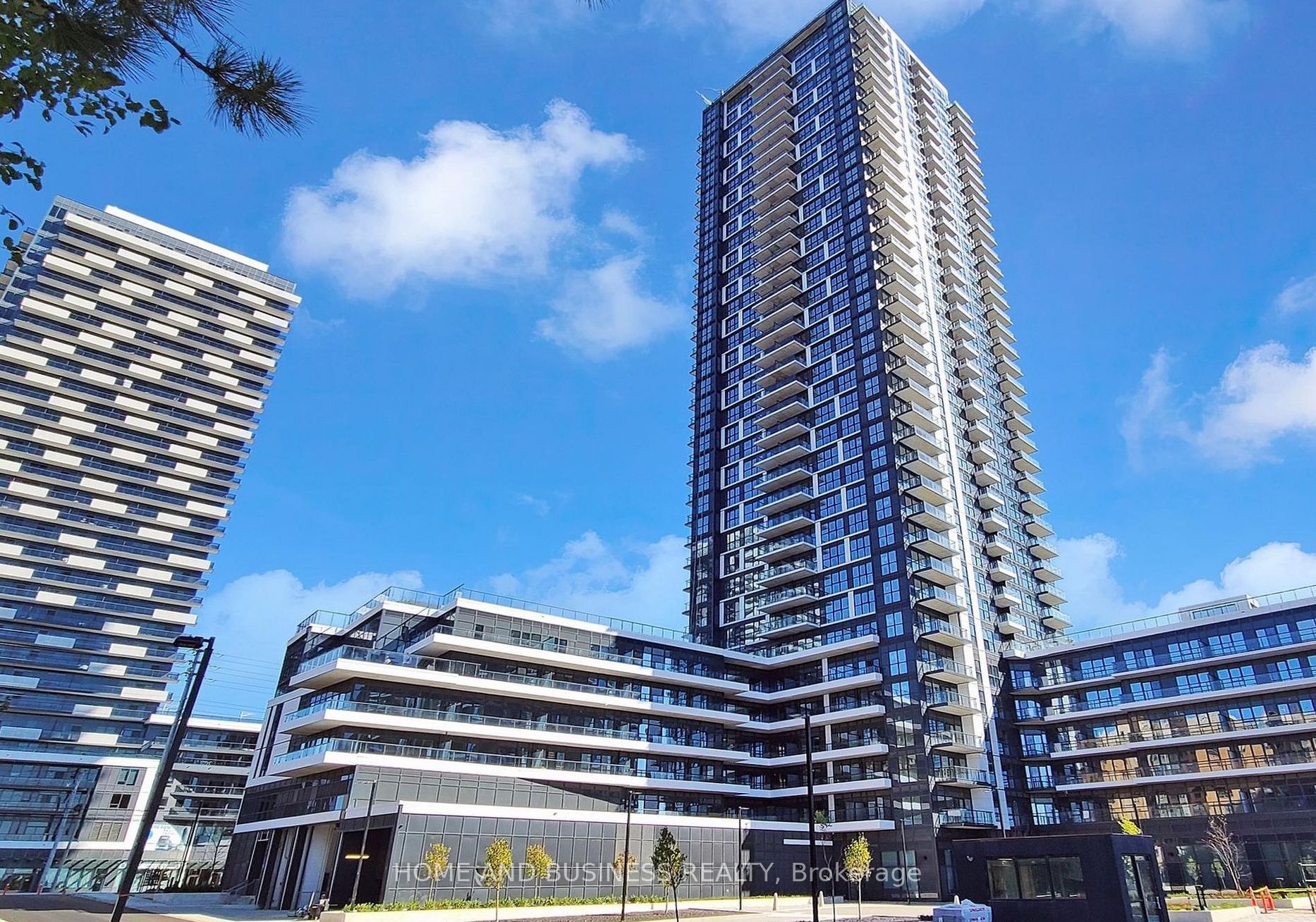 15 Watergarden Drive 1809 Property Photo 1