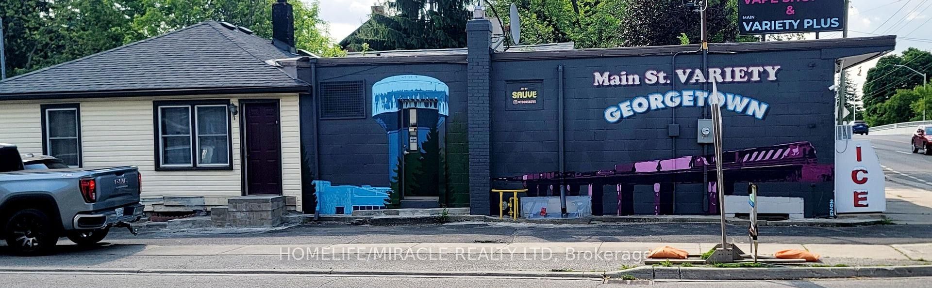 45 Main Street N Property Photo 2