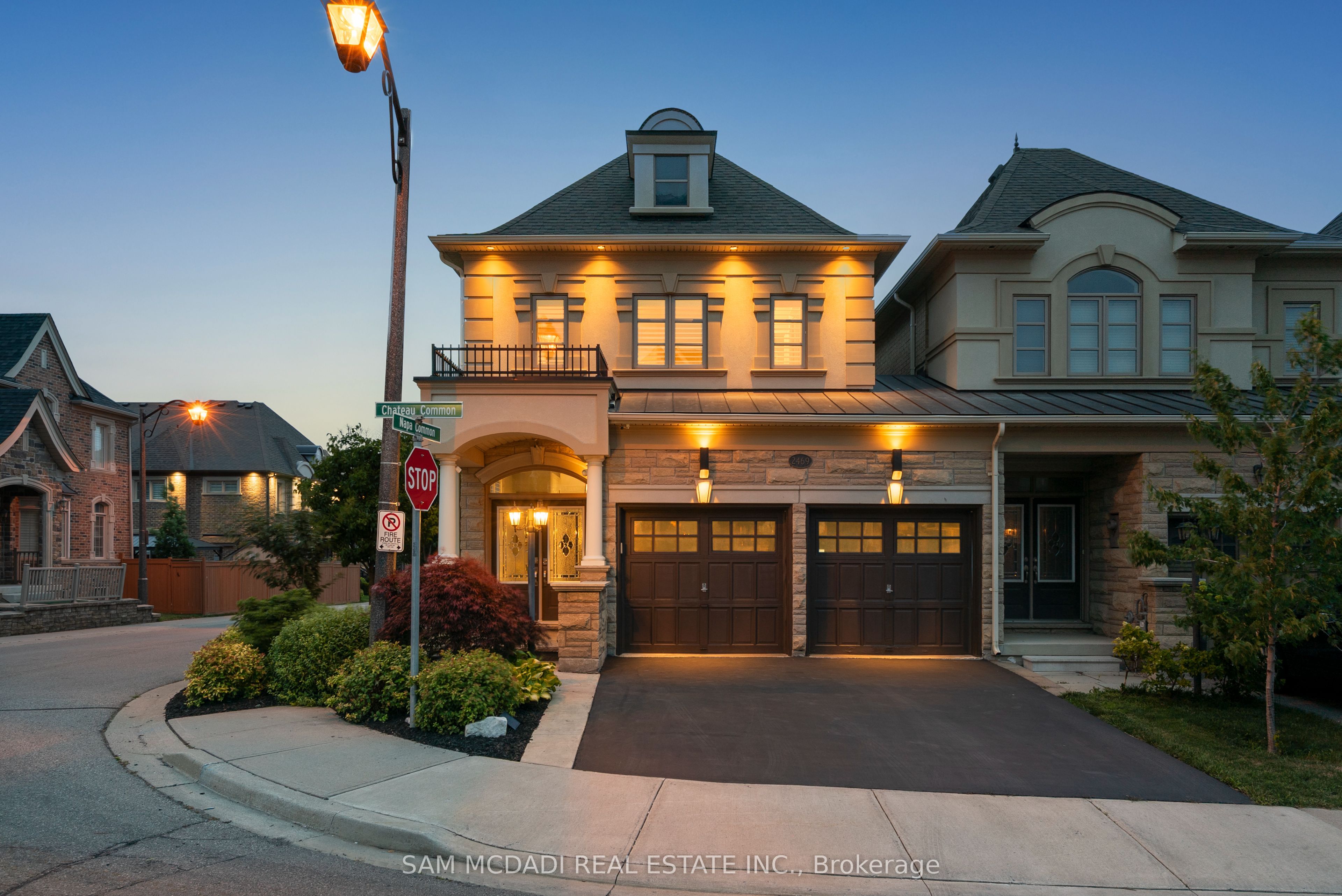 2469 Chateau Common Property Photo 1