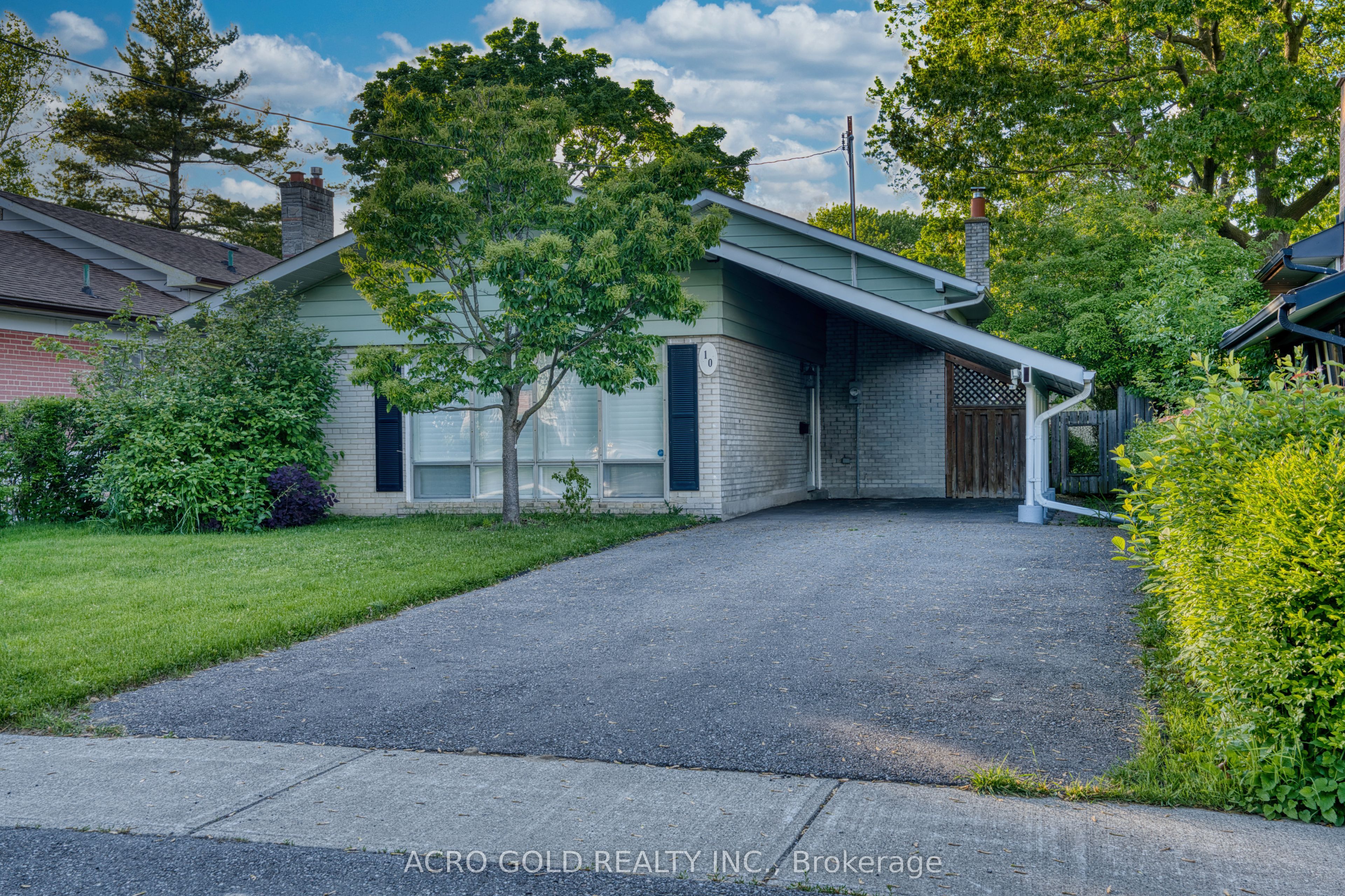 10 Kennebec Crescent Property Photo 1