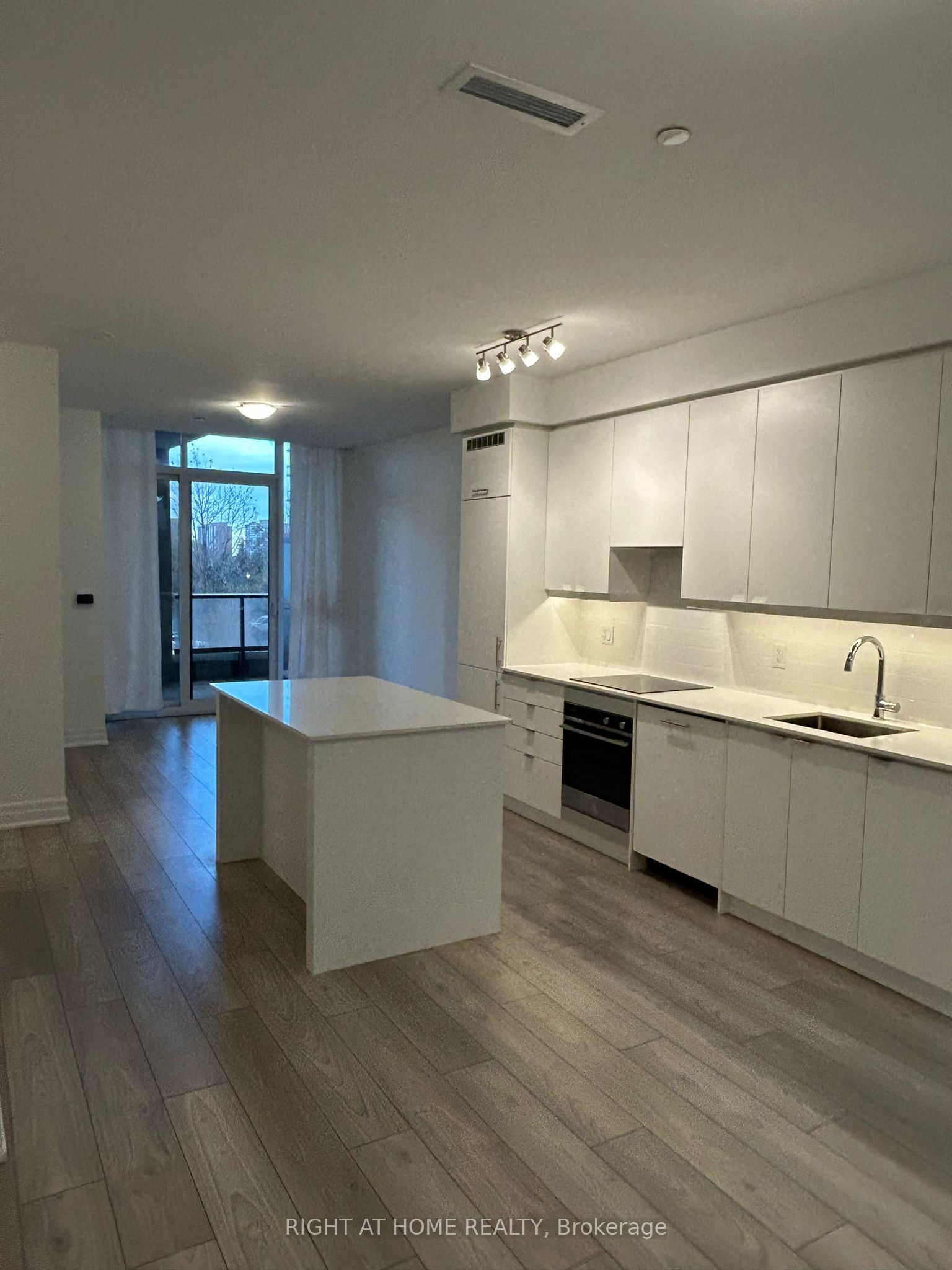 36 Elm Drive 202 Property Photo 9